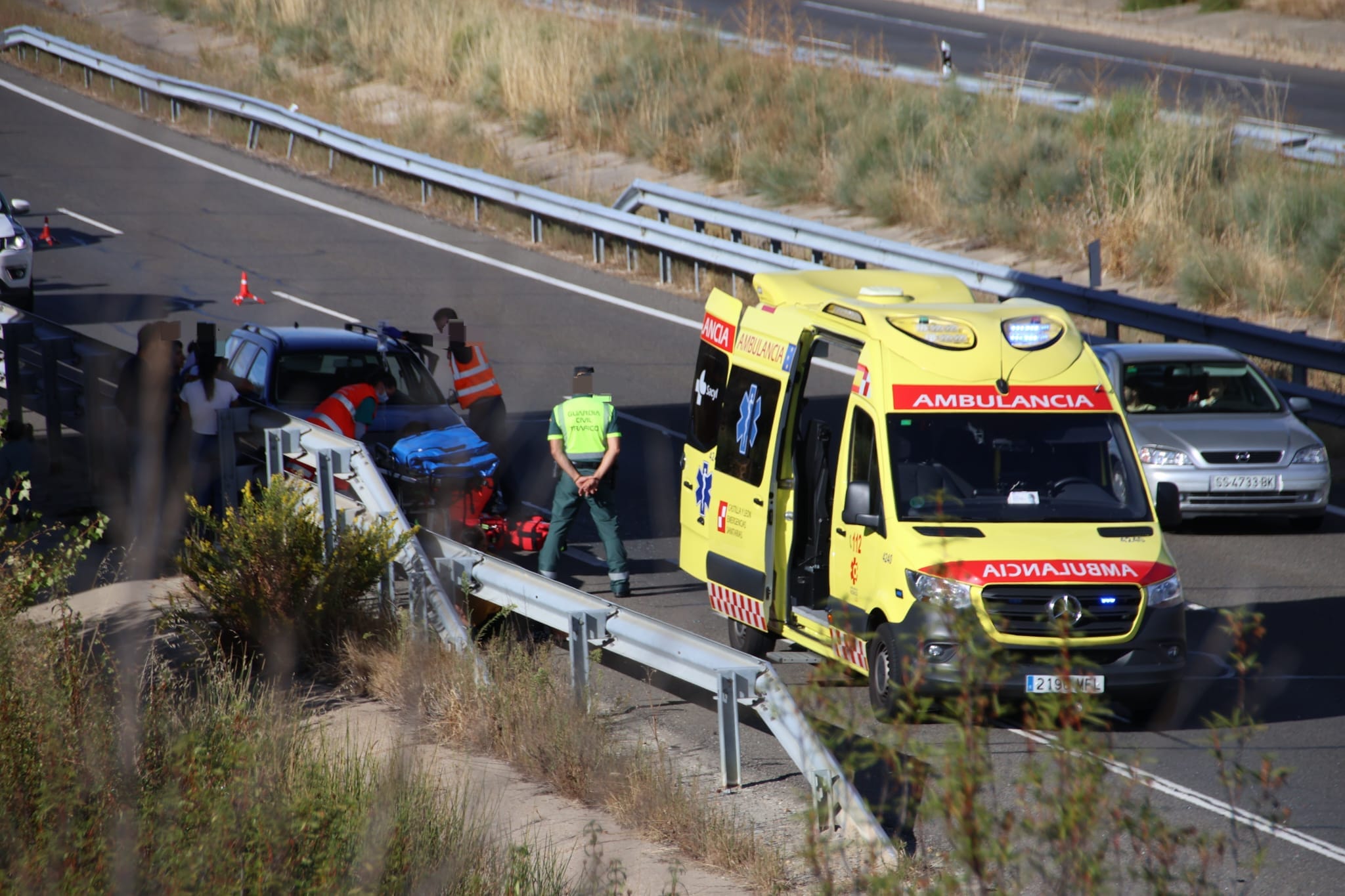 Un menor queda inconsciente tras un accidente entre dos turismos en la A-66