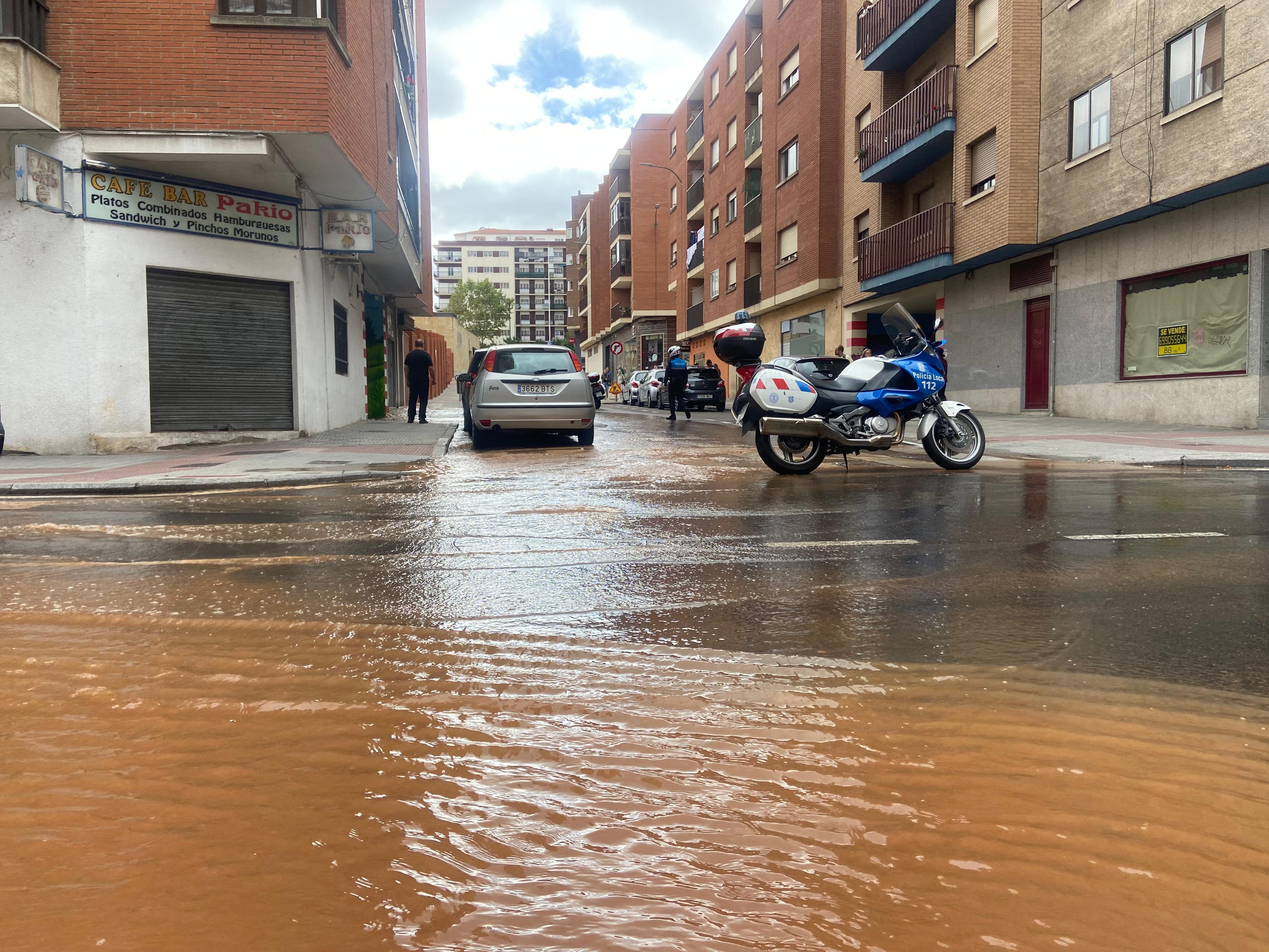 Reventón en la calle Mérida