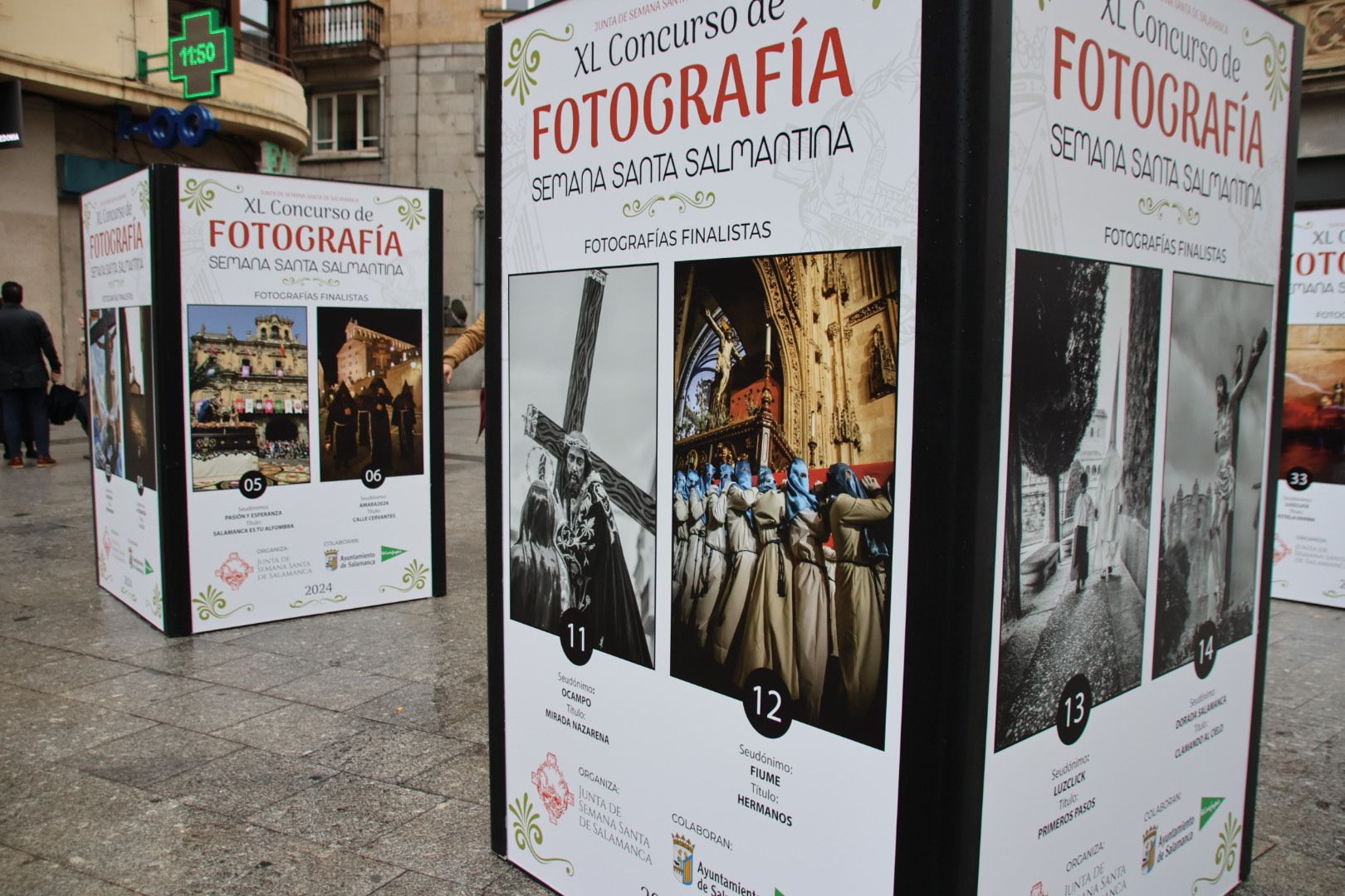 Inauguración de la exposición de fotografías que concursan para ser el cartel de la Semana Santa Salmantina 2025