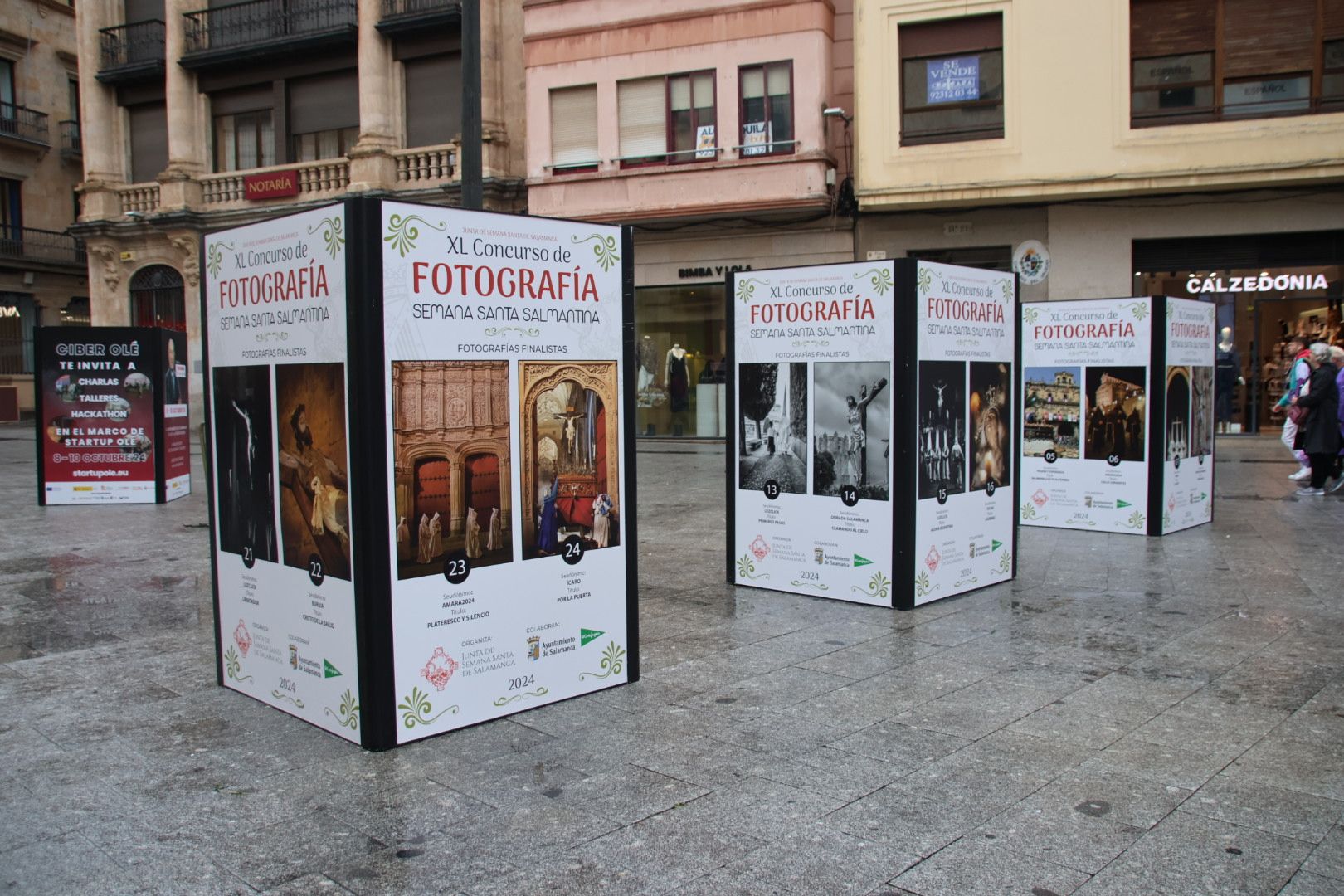 Inauguración de la exposición de fotografías que concursan para ser el cartel de la Semana Santa Salmantina 2025