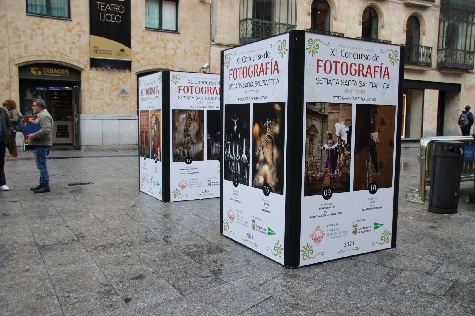 Inauguración de la exposición de fotografías que concursan para ser el cartel de la Semana Santa Salmantina 2025