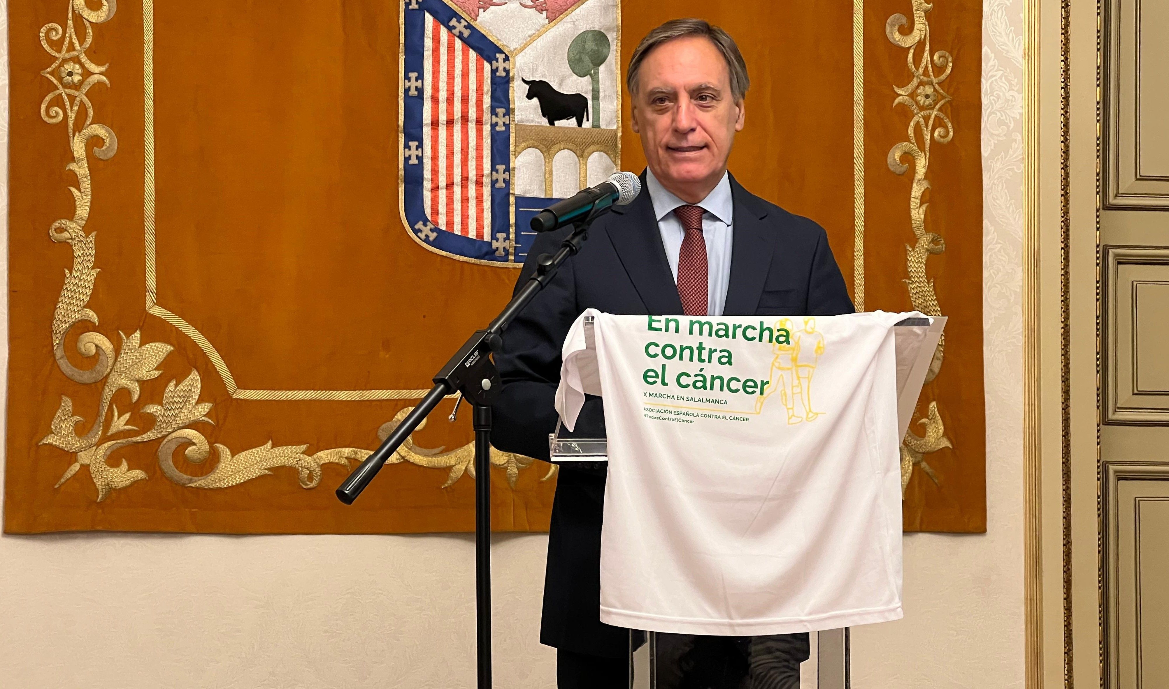 Carlos García Carbayo durante la presentación de La X Marcha contra el Cáncer