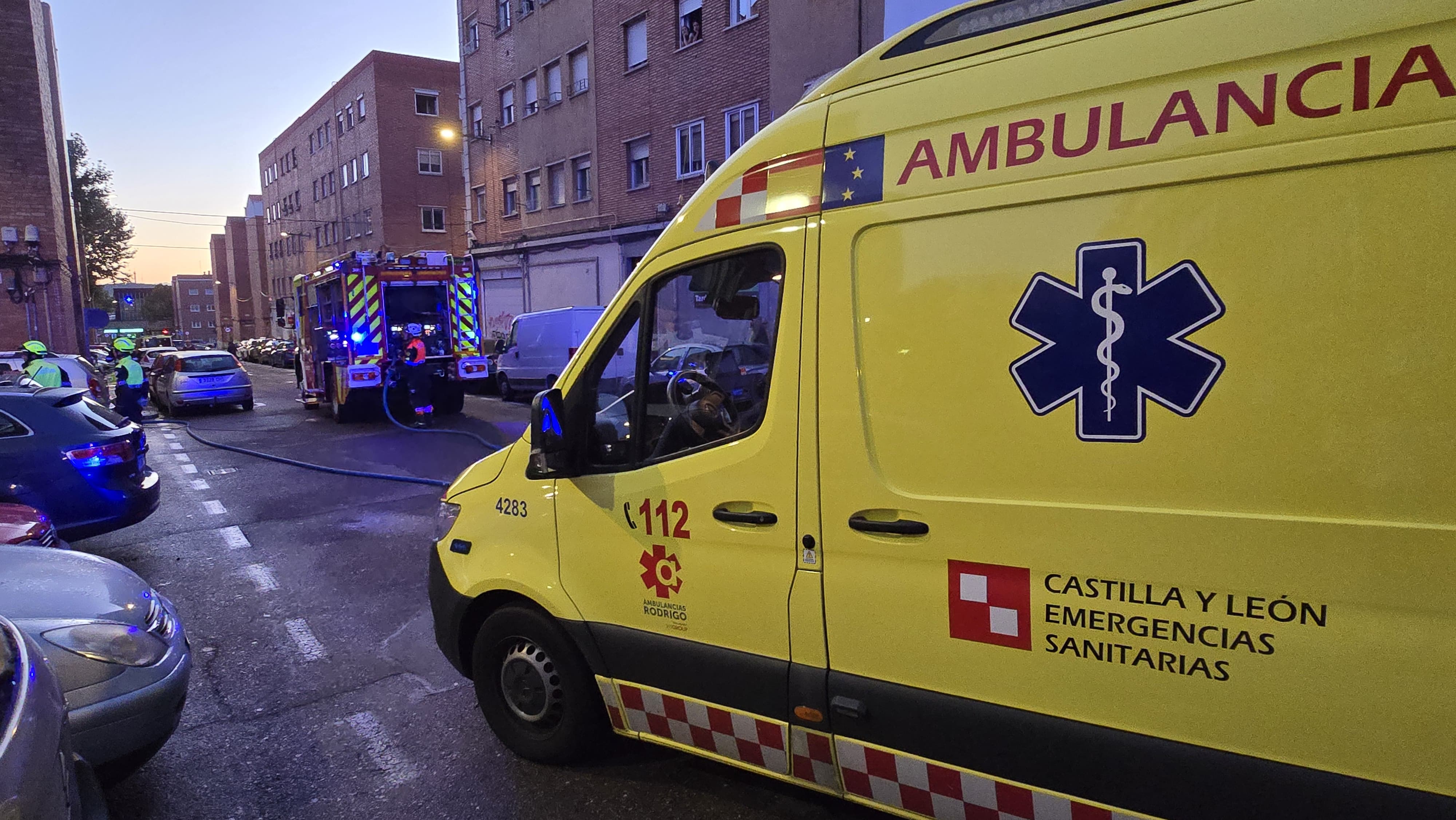 Incendio en una cocina de la calle Armuña. Fotos Andrea M (2)