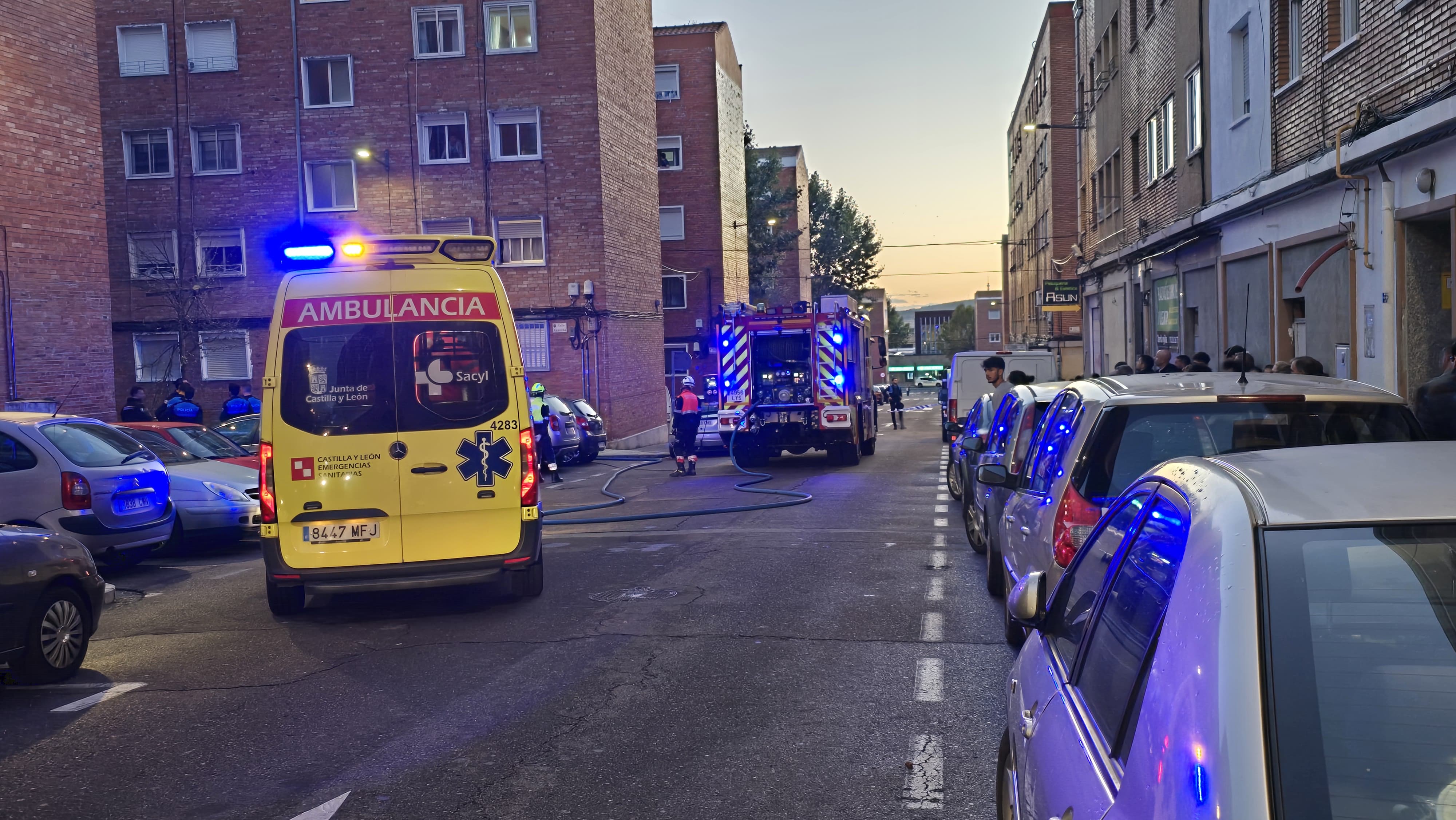 Incendio en una cocina de la calle Armuña. Fotos Andrea M (4)