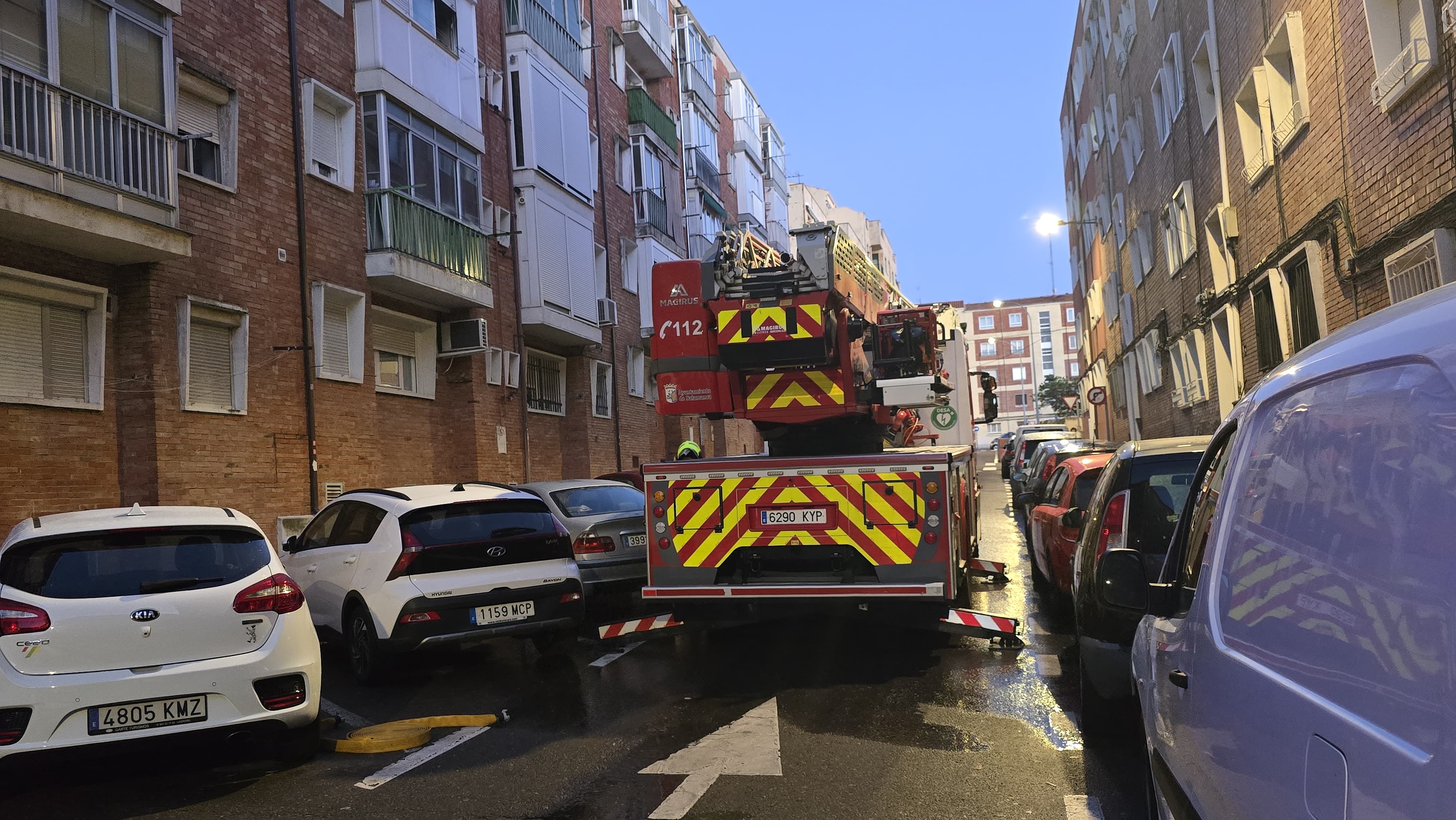 Incendio en una cocina de la calle Armuña. Fotos Andrea M (5)