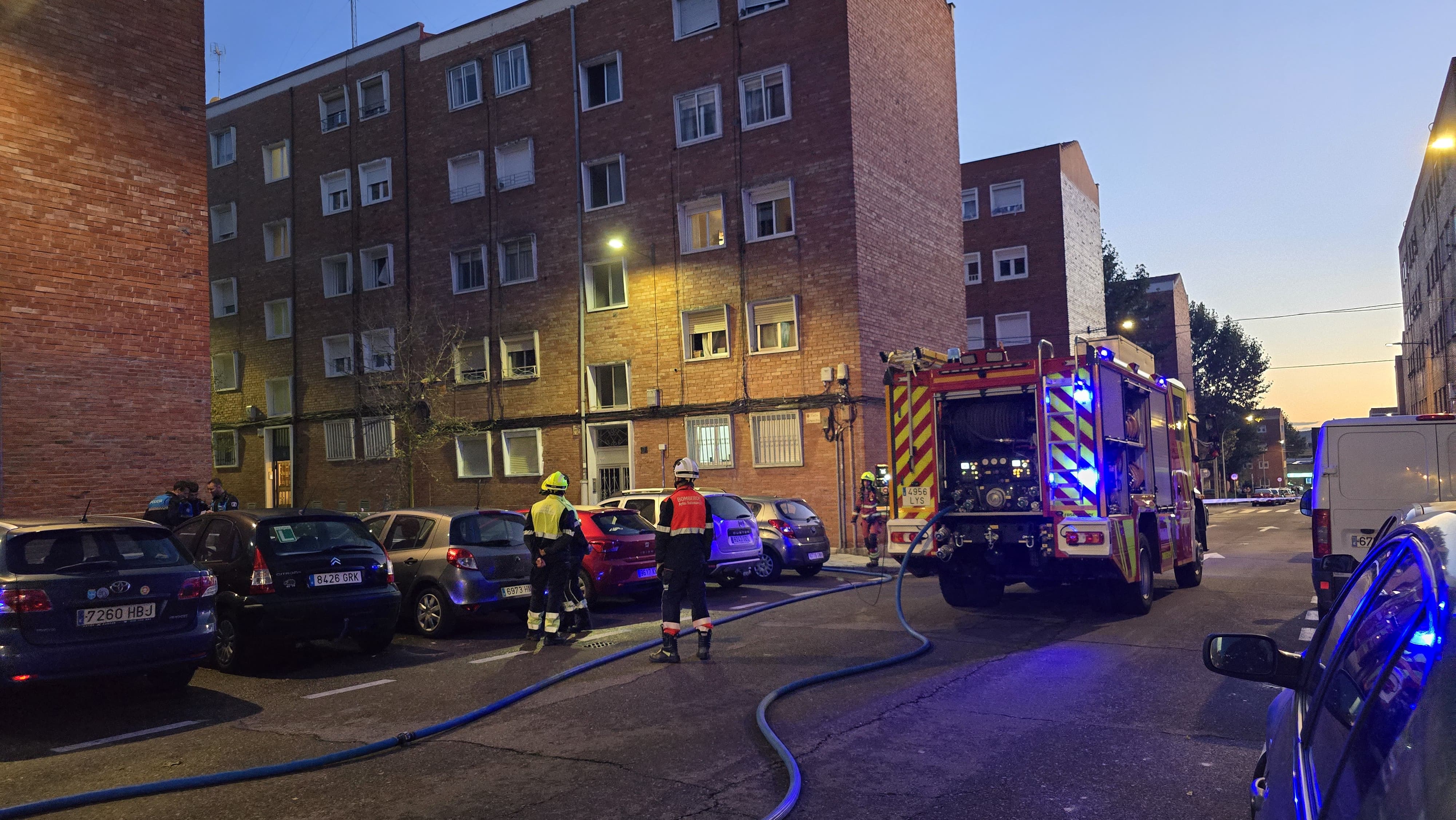 Incendio en una cocina de la calle Armuña. Fotos Andrea M (6)