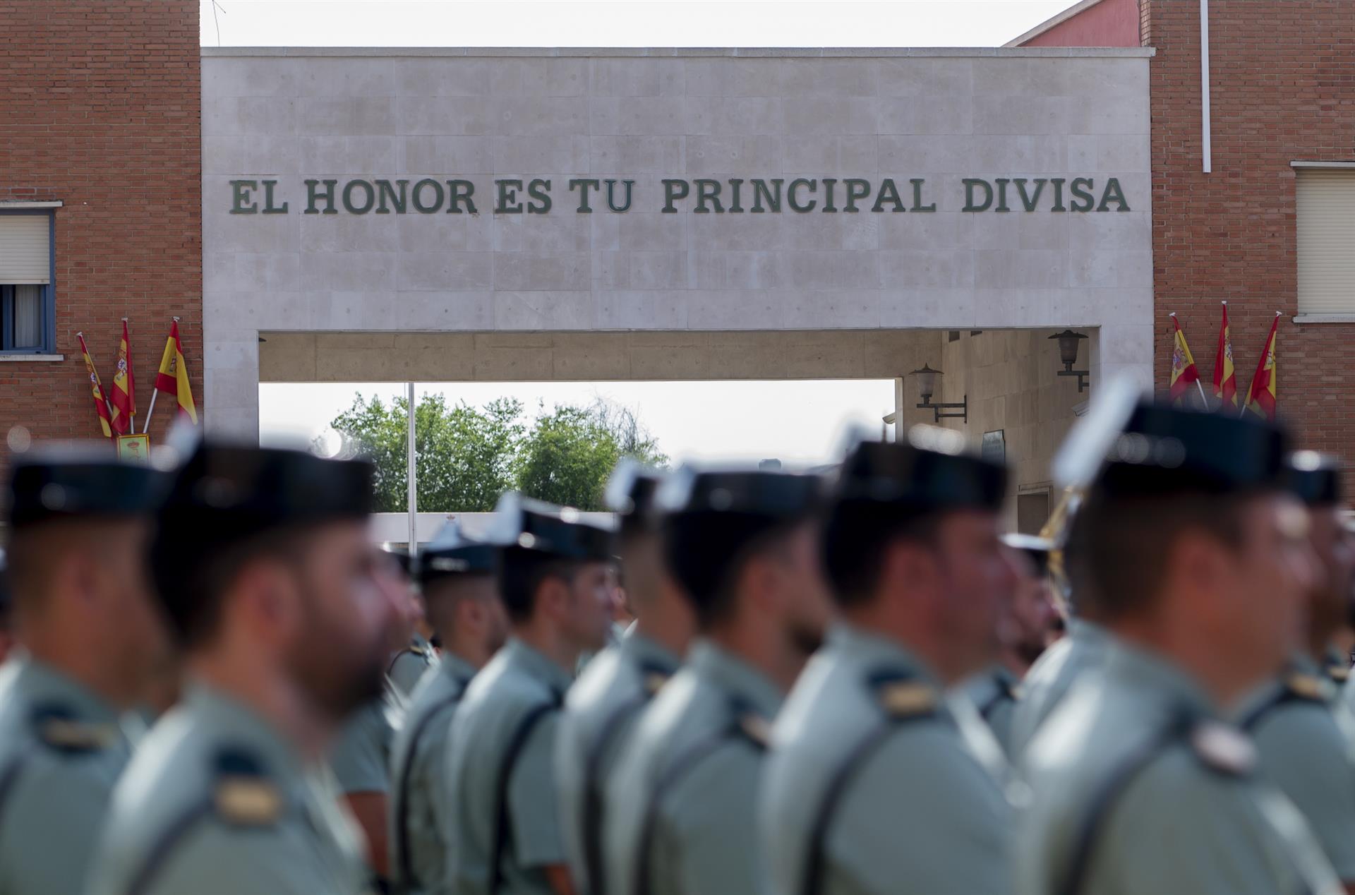 Agentes de la Guardia Civil hacen filas a su llegada al acto de entrega de los certificados de la 44ª promoción de acceso a la escala de suboficiales - Alberto Ortega - Europa Press - Archivo