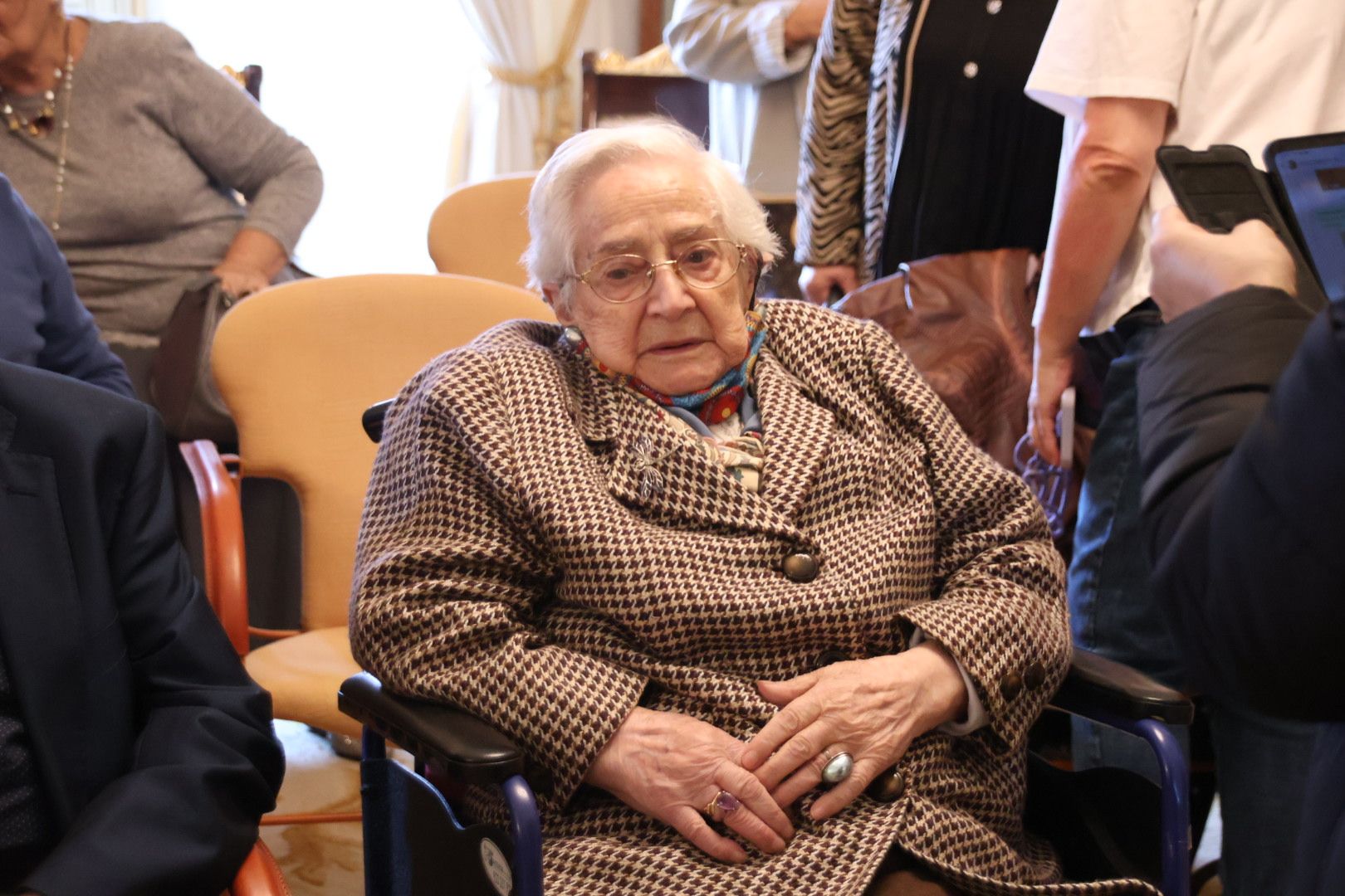 Homenaje a personas centenarias de la ciudad