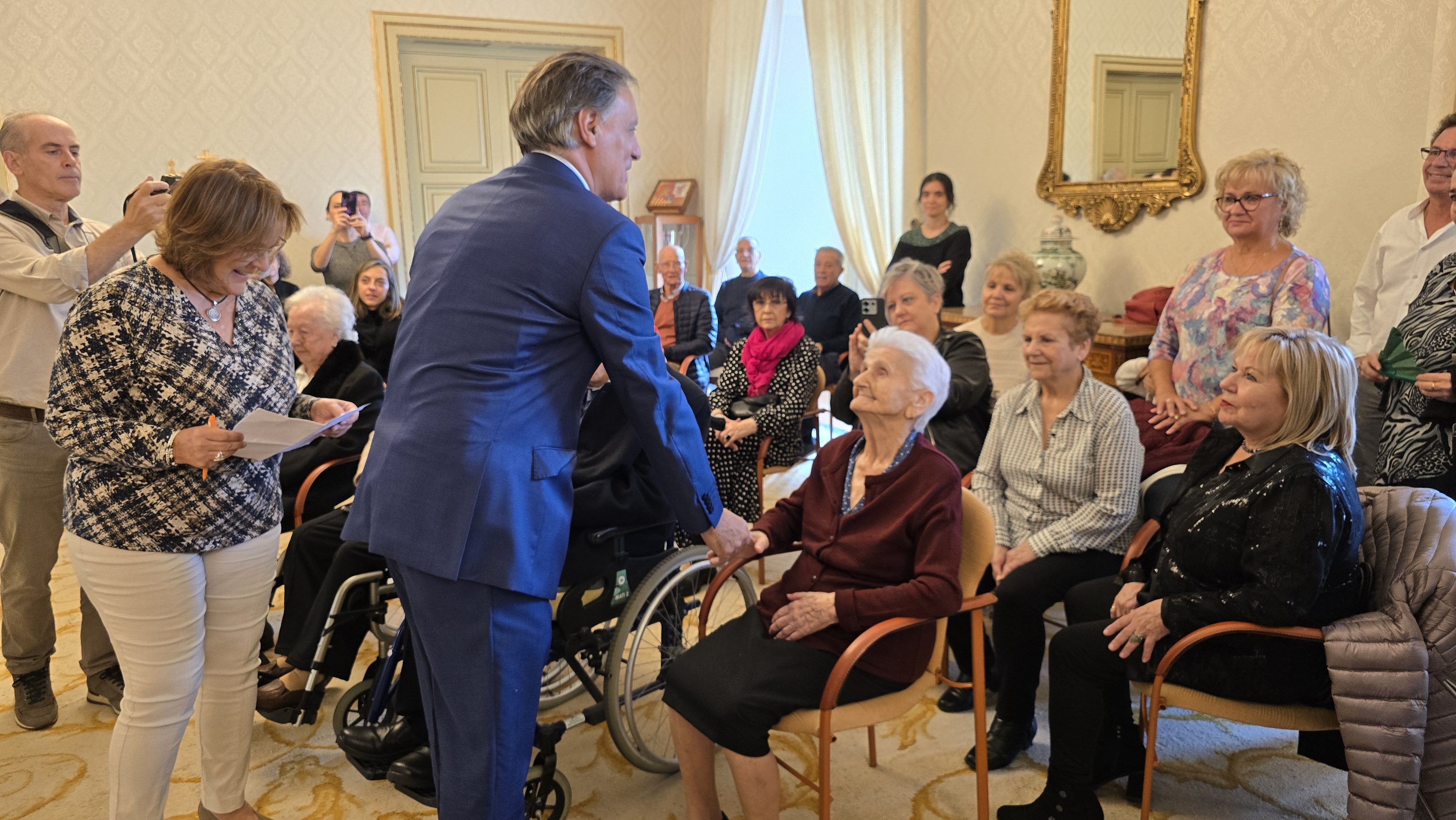 Homenaje a personas centenarias de la ciudad