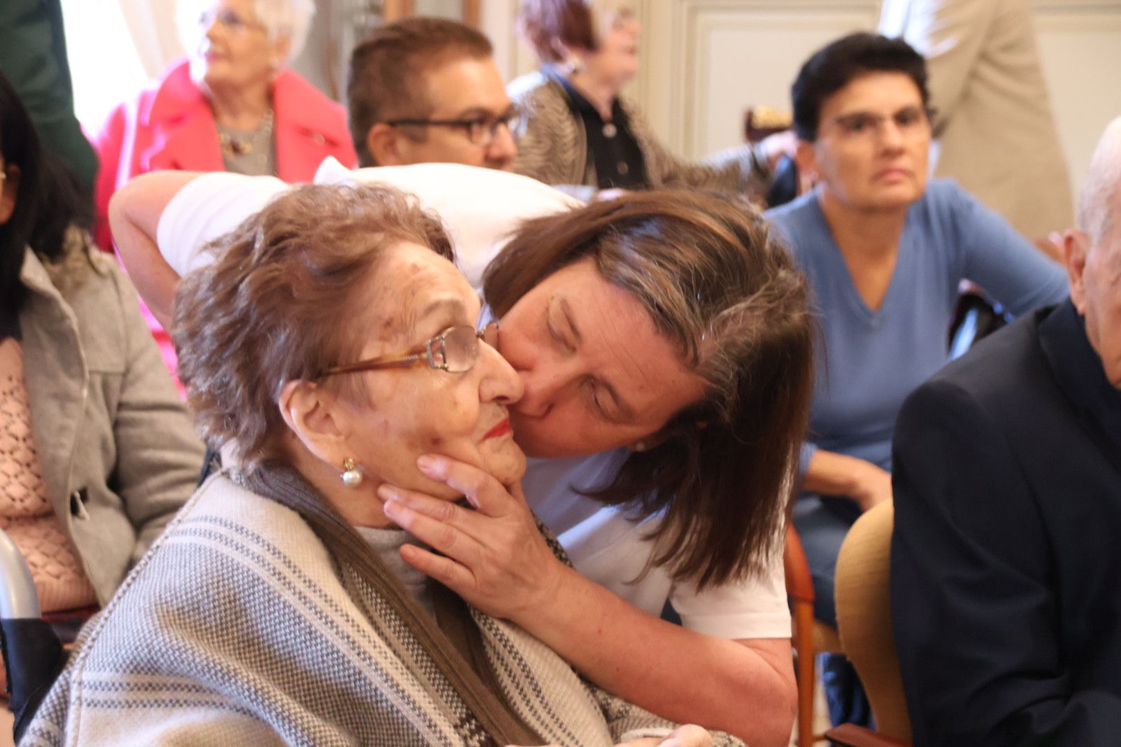 Homenaje a personas centenarias de la ciudad