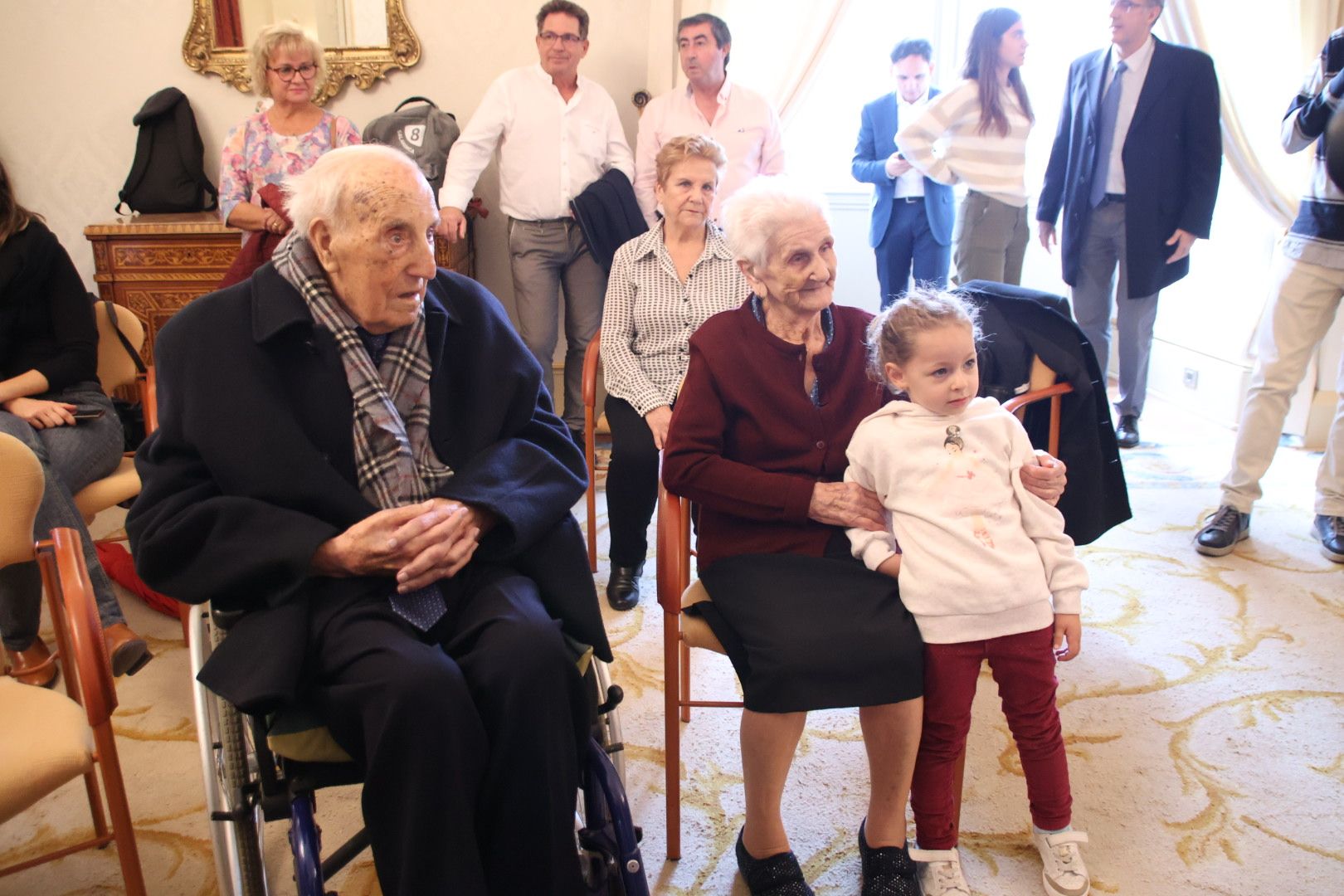 Homenaje a personas centenarias de la ciudad