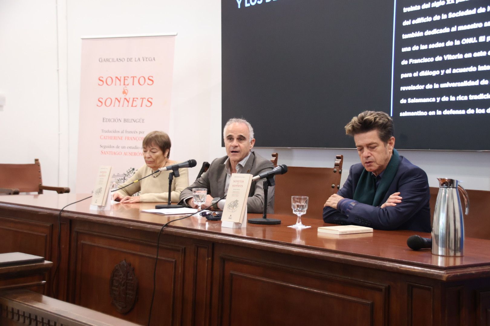 Ediciones Universidad de Salamanca presenta la edición bilingüe de la obra “Sonetos” de Garcilaso de la Vega, realizada por Catherine François, y Santiago Auserón titulado “Garcilaso atraviesa los Pirineos”