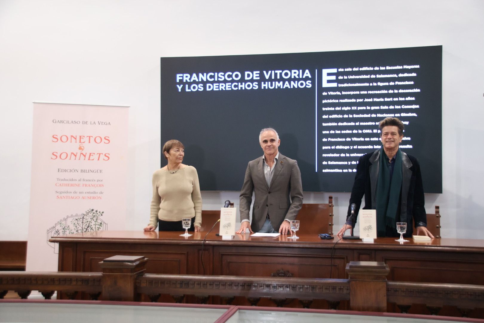 Ediciones Universidad de Salamanca presenta la edición bilingüe de la obra “Sonetos” de Garcilaso de la Vega, realizada por Catherine François, y Santiago Auserón titulado “Garcilaso atraviesa los Pirineos”