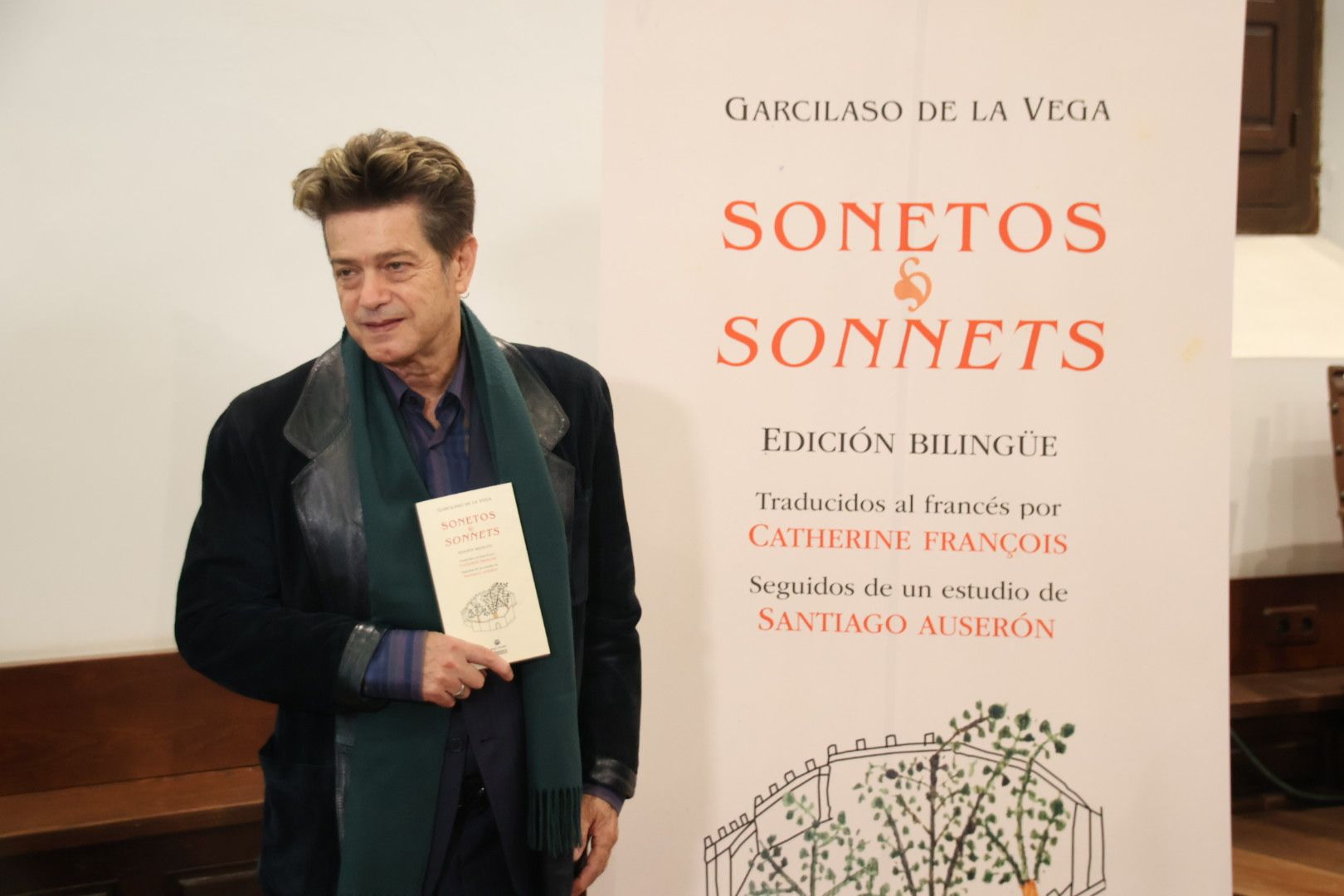 Ediciones Universidad de Salamanca presenta la edición bilingüe de la obra “Sonetos” de Garcilaso de la Vega, realizada por Catherine François, y Santiago Auserón titulado “Garcilaso atraviesa los Pirineos”