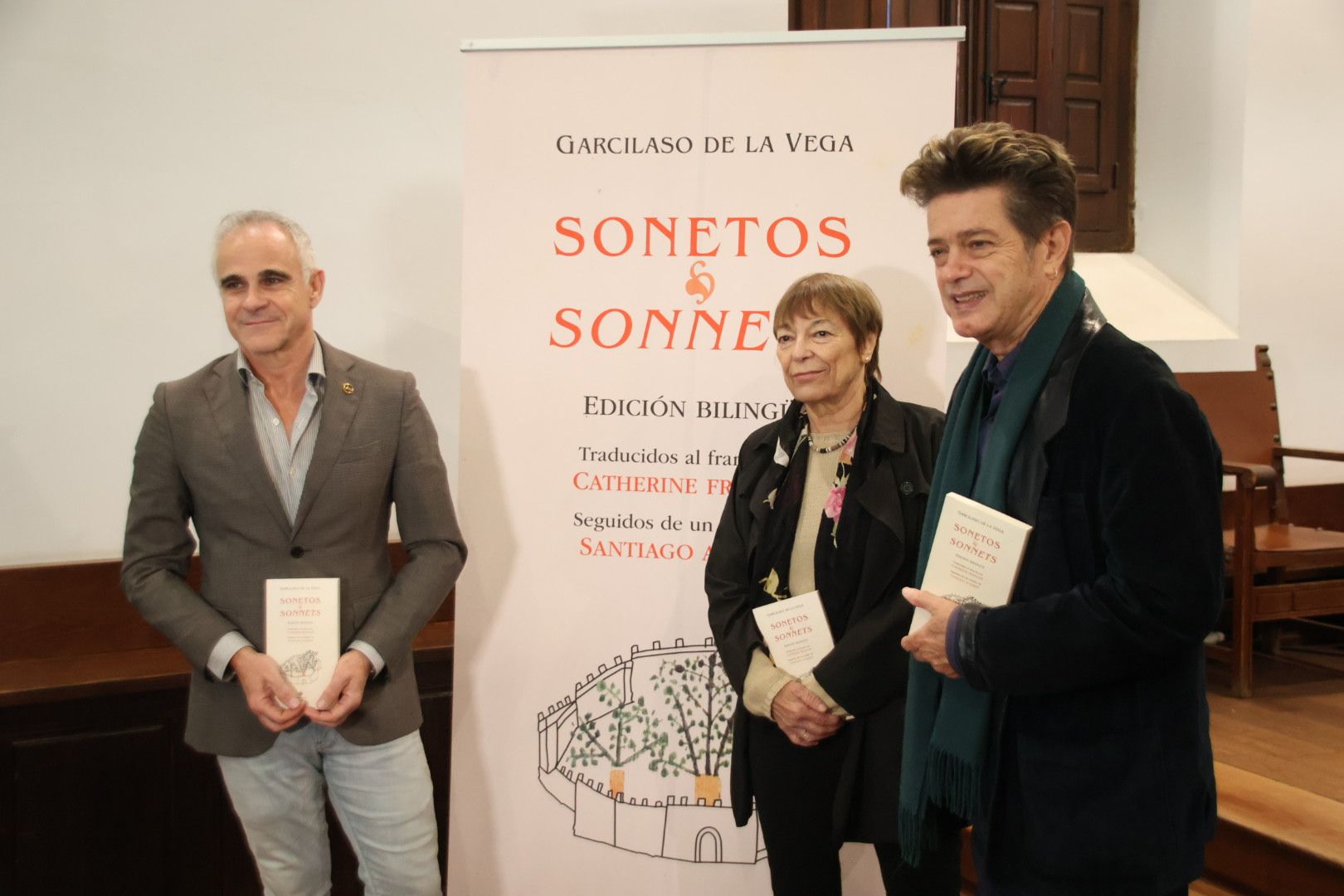 Ediciones Universidad de Salamanca presenta la edición bilingüe de la obra “Sonetos” de Garcilaso de la Vega, realizada por Catherine François, y Santiago Auserón titulado “Garcilaso atraviesa los Pirineos”