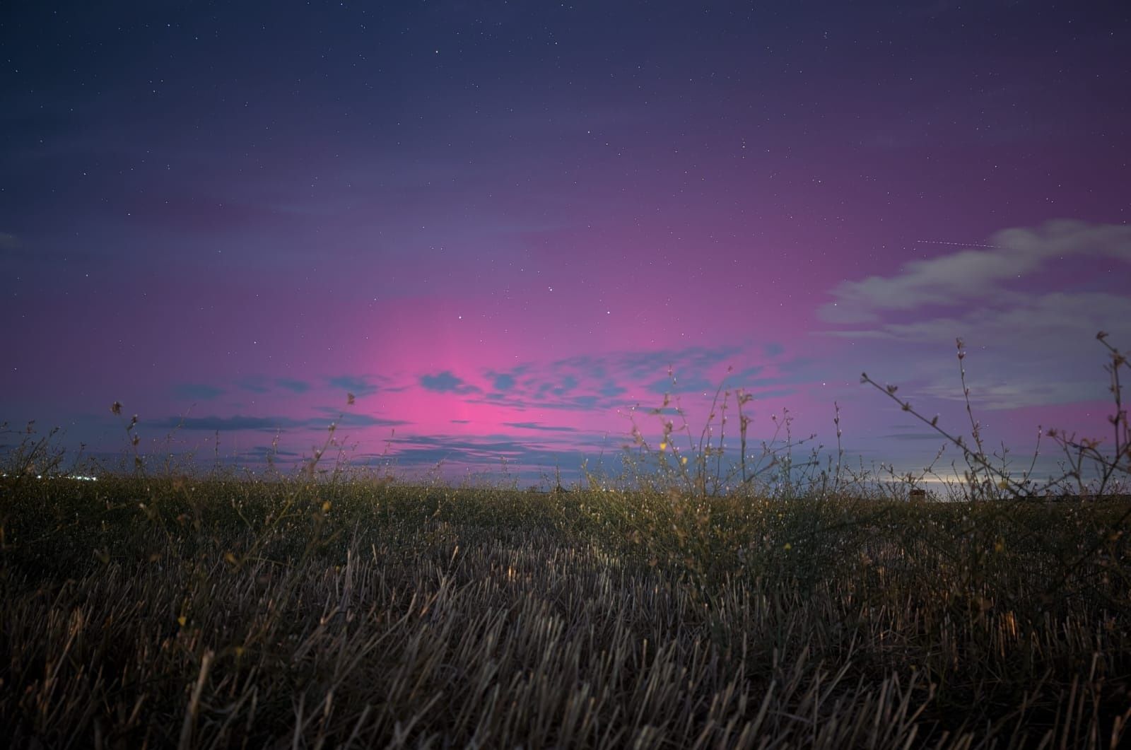 Aurora boreal en Doñinos. Foto vía 'X' METEOSALAMANCA