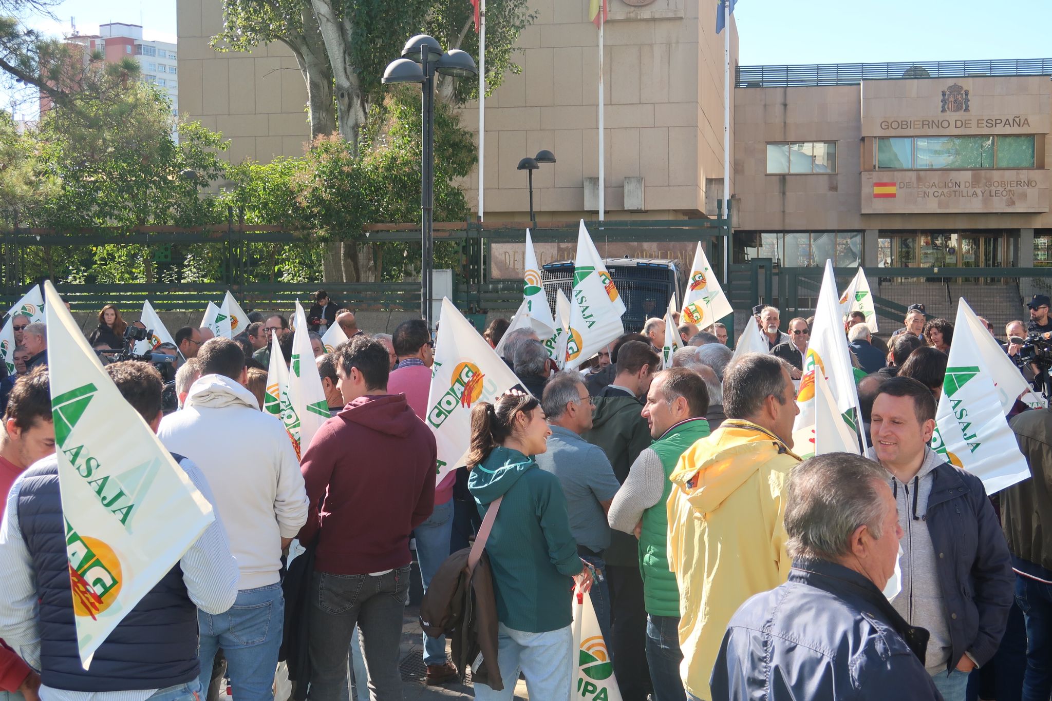  Protesta agricultores salmantinos en Valladolid por el bajo precio del cereal 