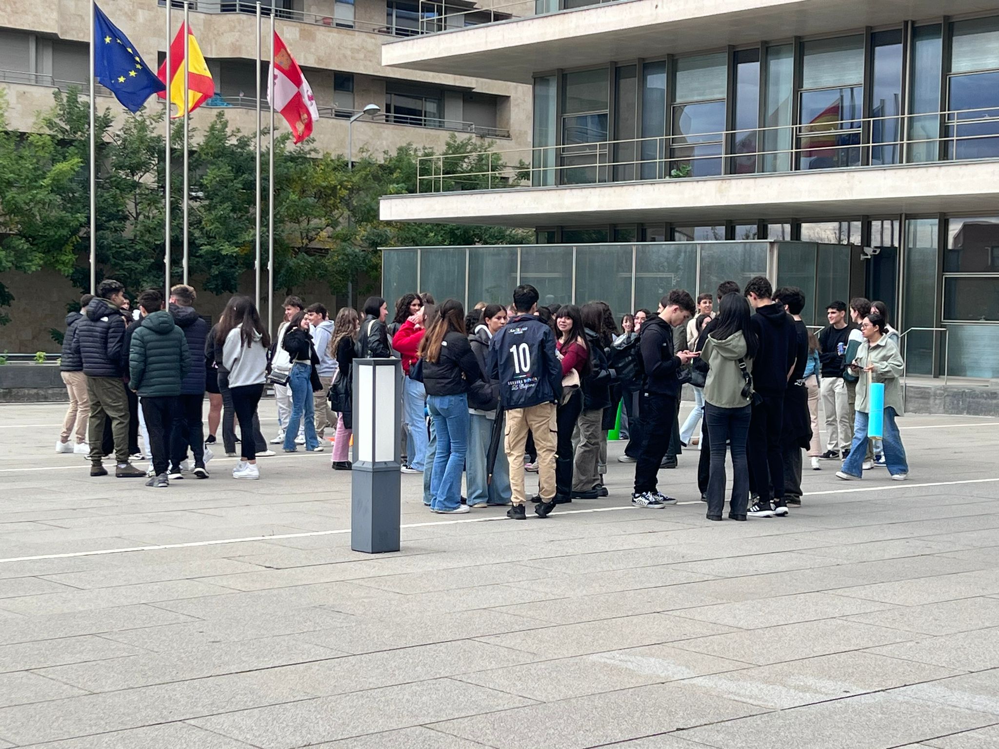 Huelga estudiantil frente a la Delegación Territorial de la Junta de Castilla y León