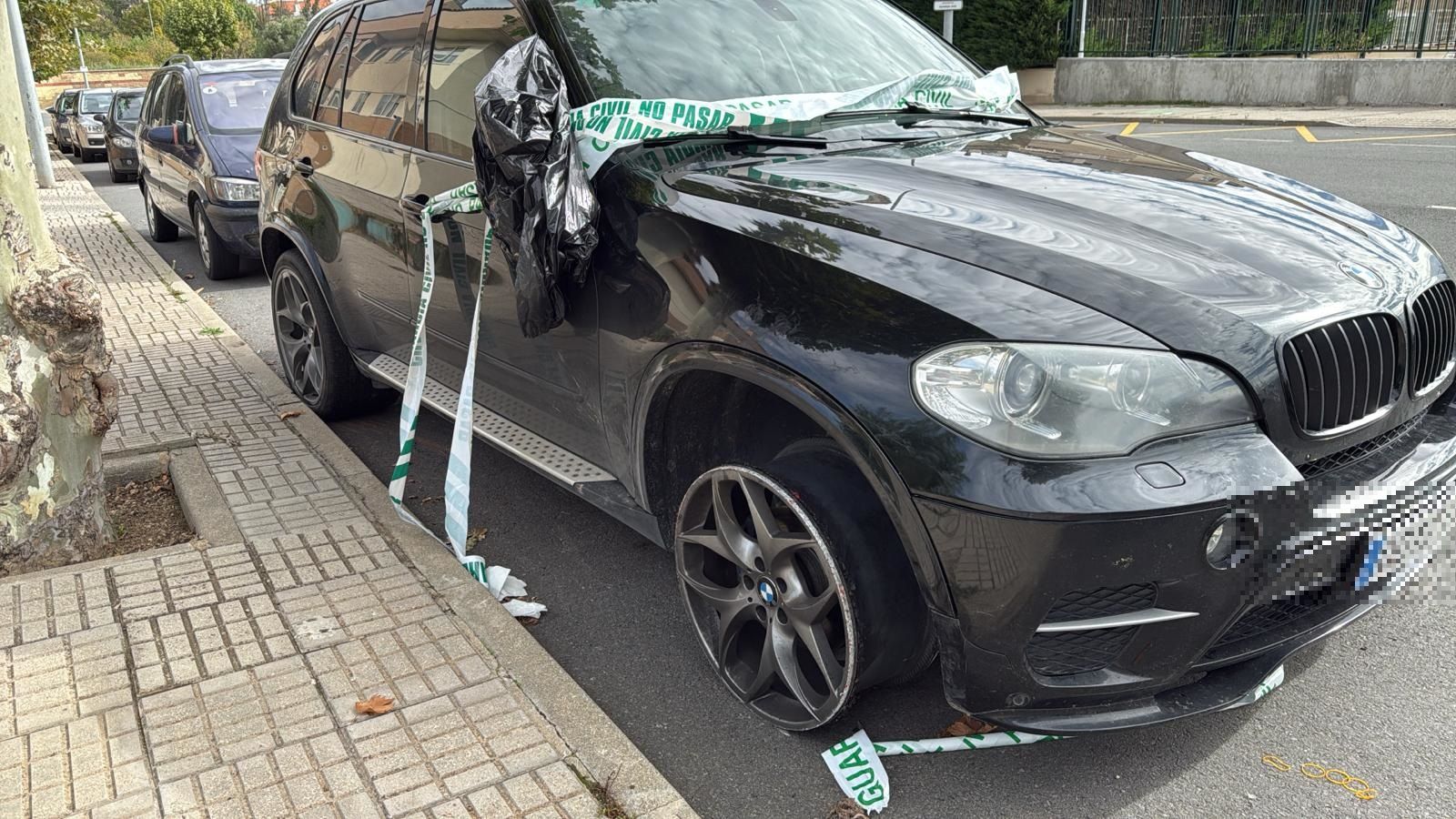 Coche intervenido por la Guardia Civil tras el robo de móviles en un centro comercial de Carbajosa