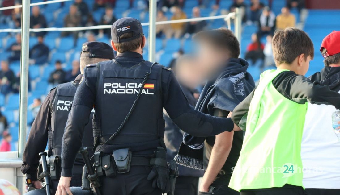 La Policía Nacional expulsa a un seguidor de Unionistas en el Reina Sofía | FOTO SALAMANCA24HORAS.COM