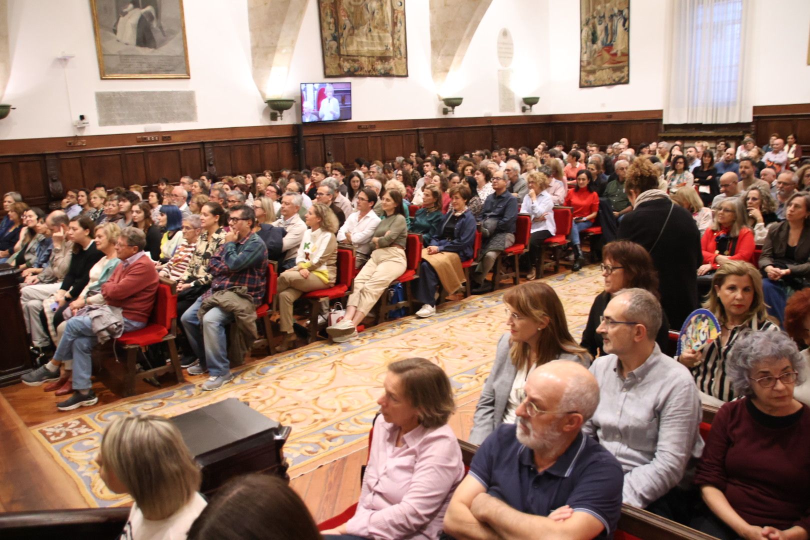 Juan Luis Arsuaga y Juan José Millás dialogan al estilo de Unamuno en el Paraninfo