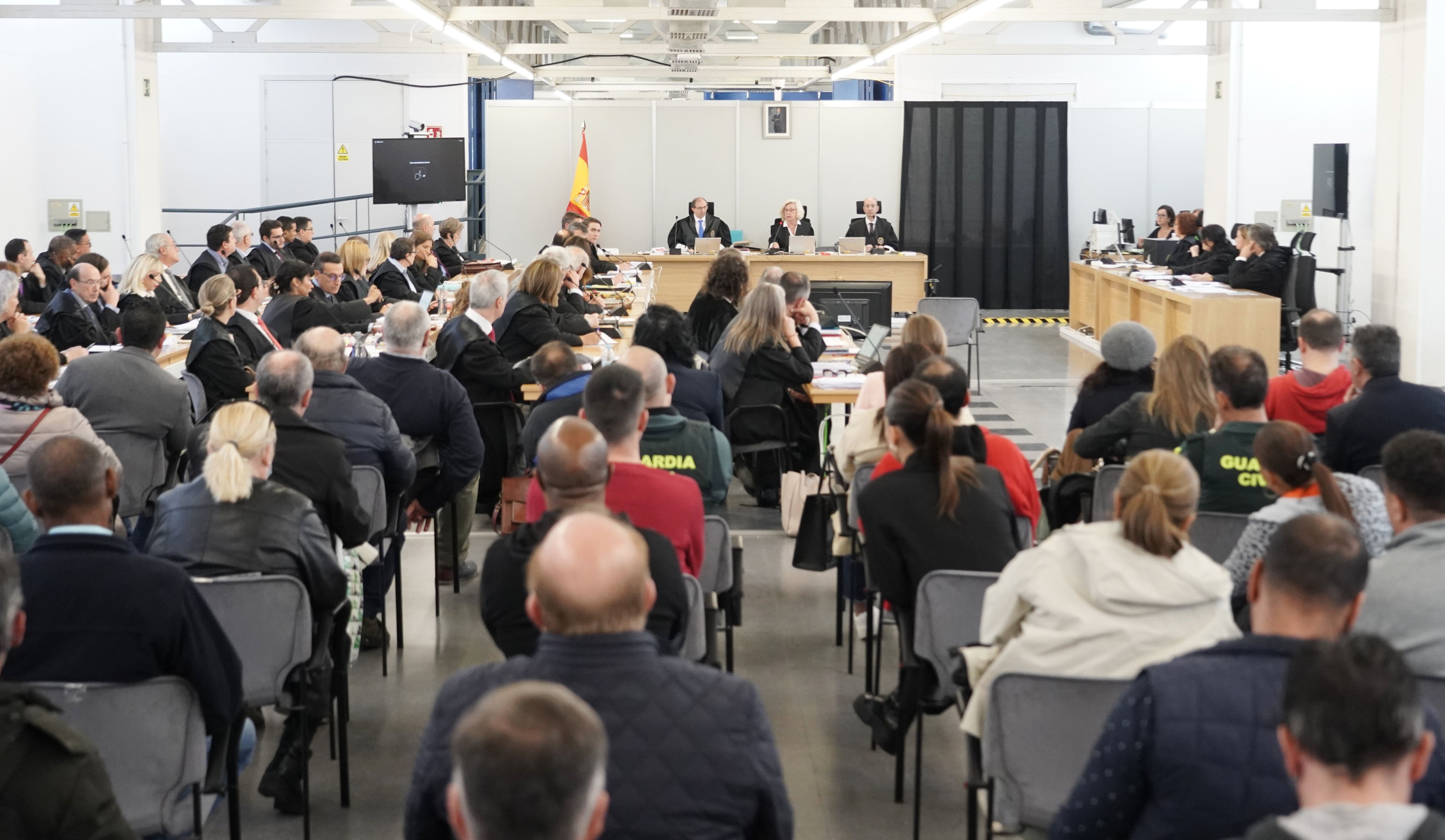 Macrojuicio en Valladolid con 63 personas acusadas por estafar a entidades bancarias. Rubén Cacho. ICAL