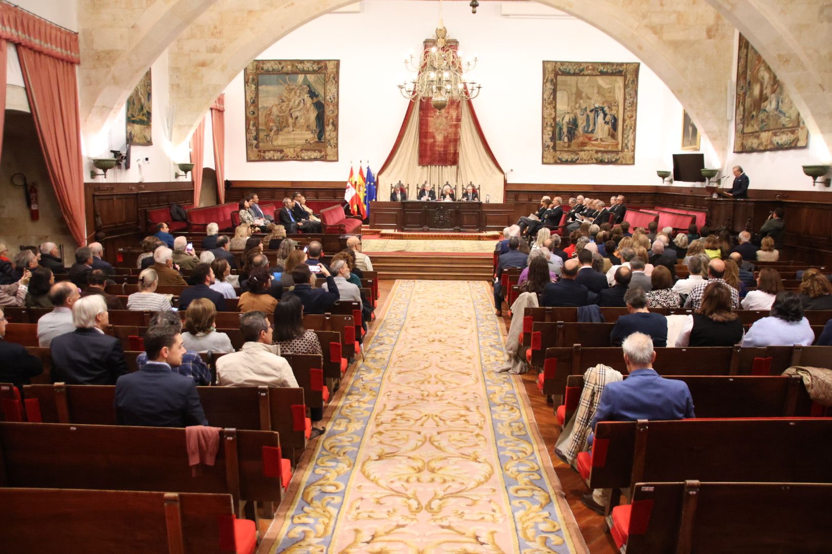 El nefrólogo Jesús Martín García ingresa en la Real Academia de Medicina de Salamanca