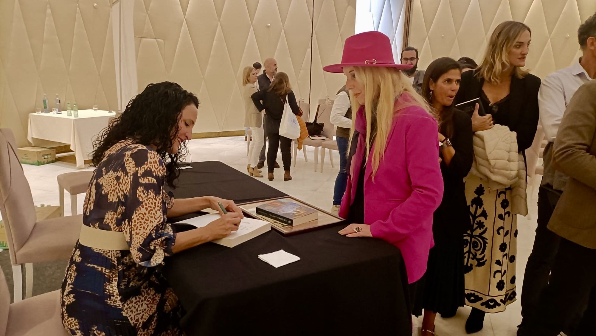 La salmantina Ana Salamanca recoge el galardón de novela histórica en el XIII Certamen internacional de Novela Histórica Ciudad de Úbeda