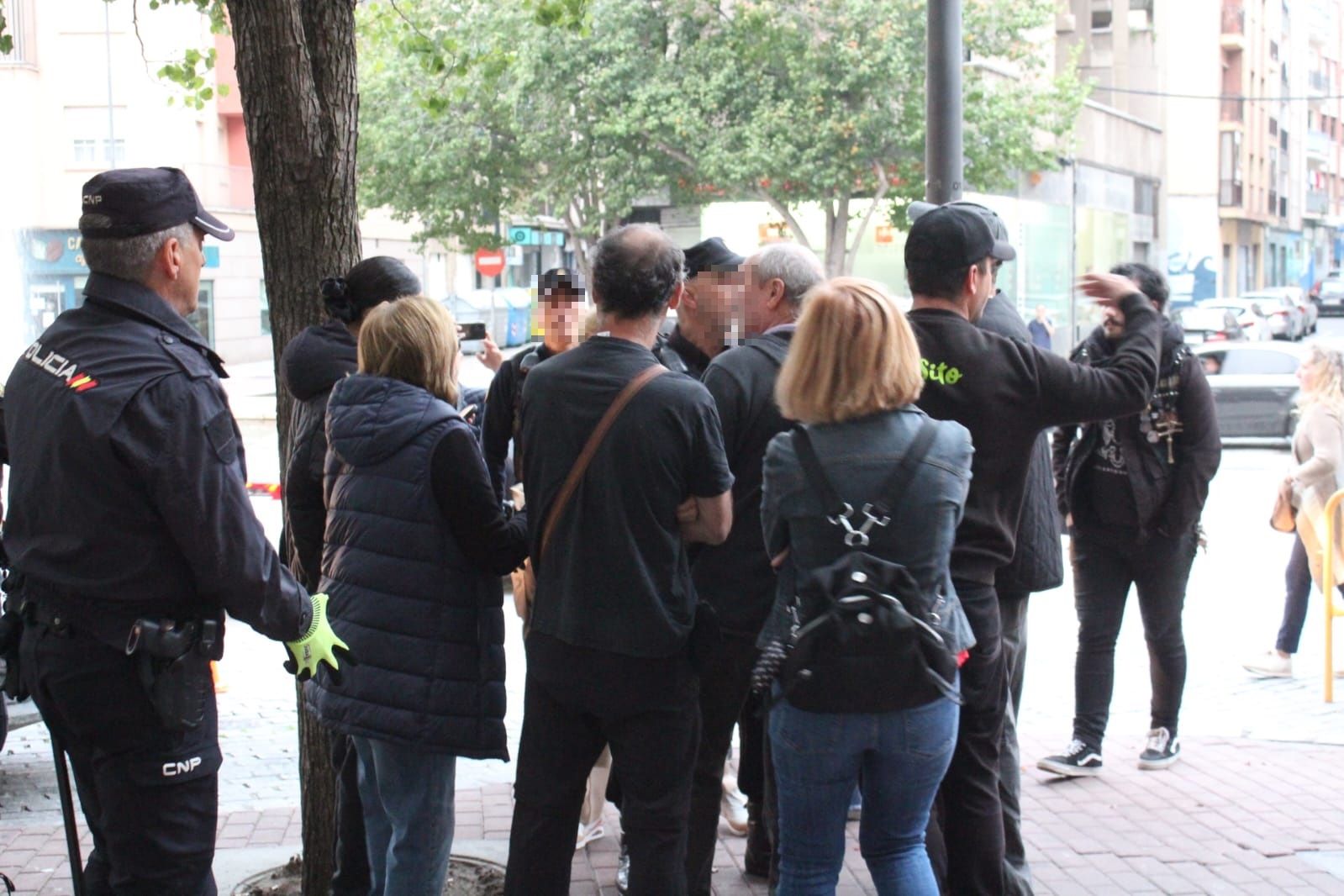 Un detenido en las protestas por la tala de árboles en la plaza del Oeste