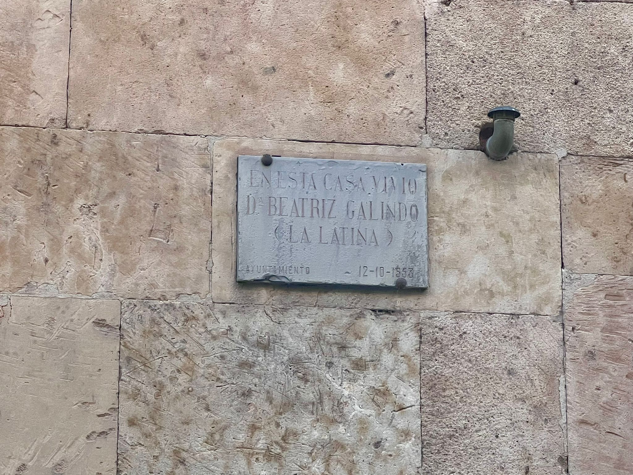 Placa en la casa de Beatriz Galindo 