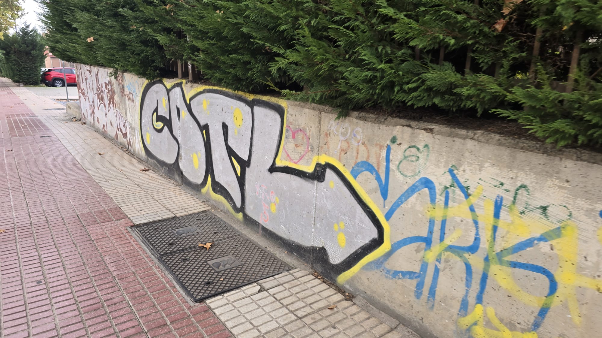 Graffiti en la avenida del Doctor Gregorio Marañon. Archivo.