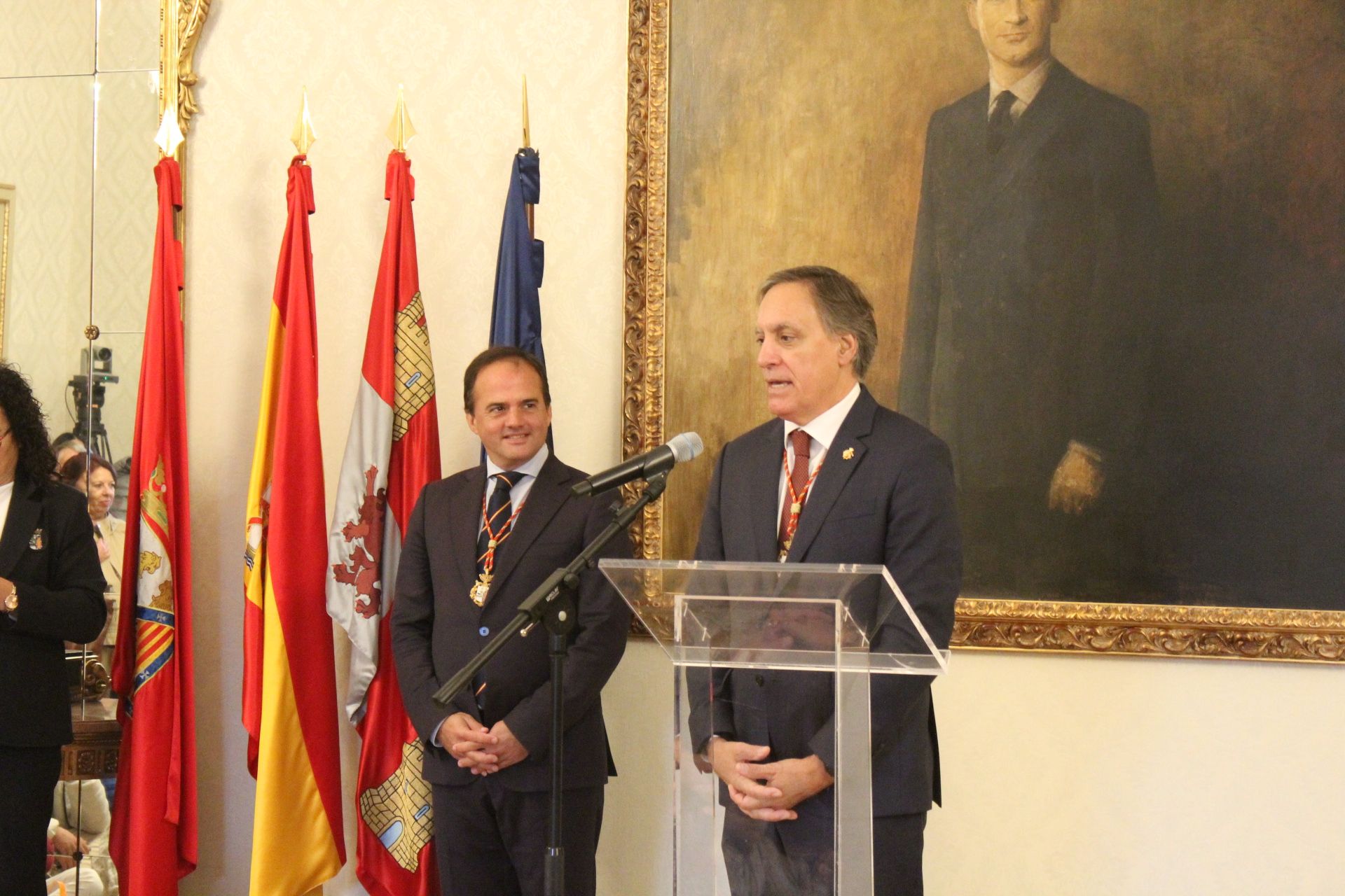 El Alcalde de Salamanca recibe a las familias de la Policía Local