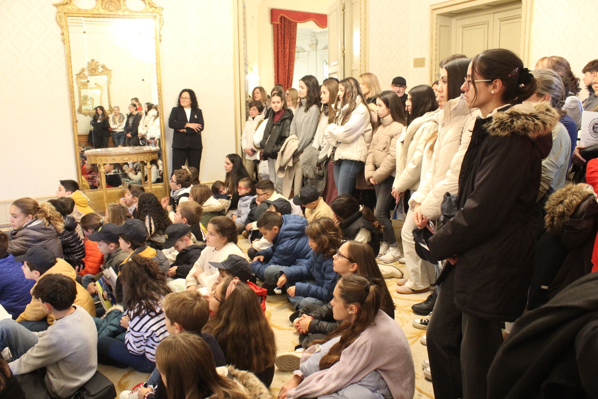 El Alcalde de Salamanca recibe a las familias de la Policía Local