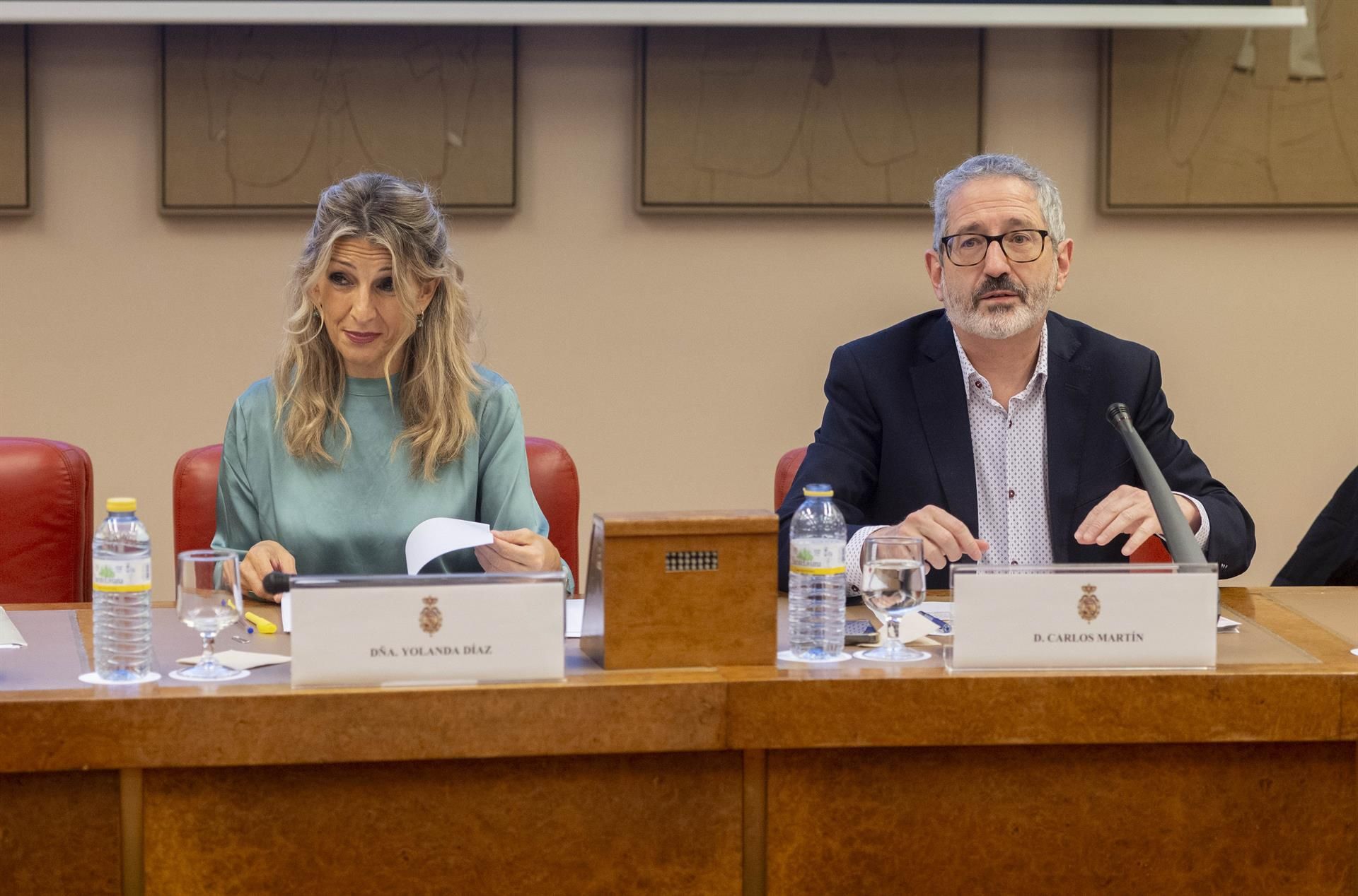 La vicepresidenta del Gobierno, Yolanda Díaz, y el portavoz económico de Sumar, Carlos Martín. Foto Alberto Ortega | Europa Press 