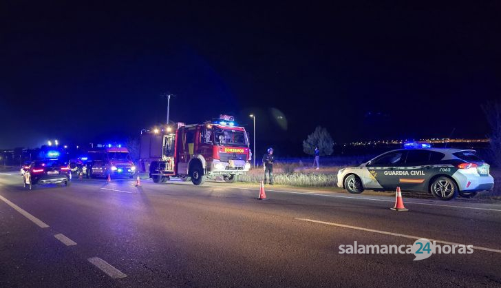 Vuelca un turismo en la carretera de Zamora. Fotos Andrea M (2)