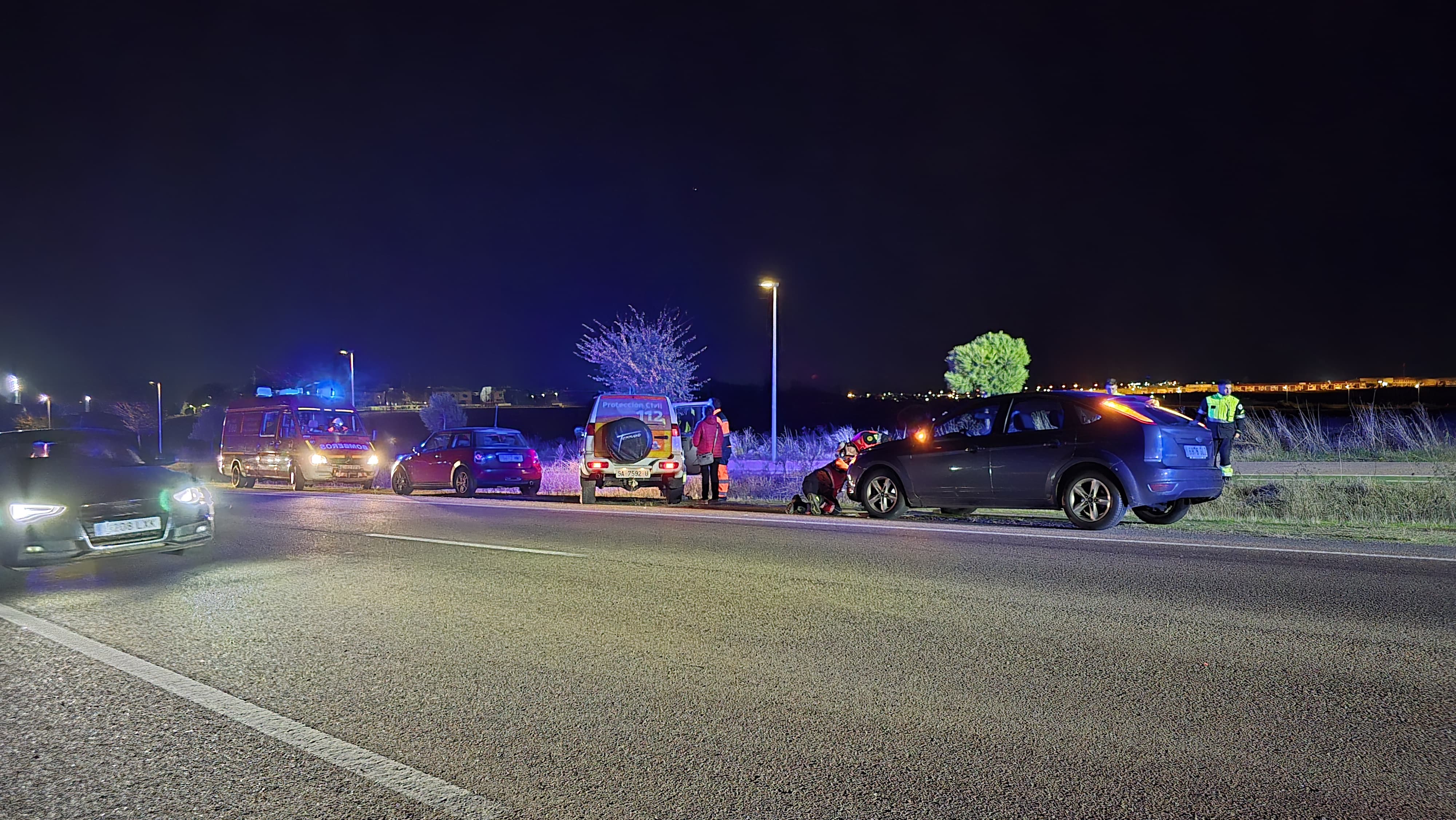 Vuelca un turismo en la carretera de Zamora. Fotos Andrea M (6)