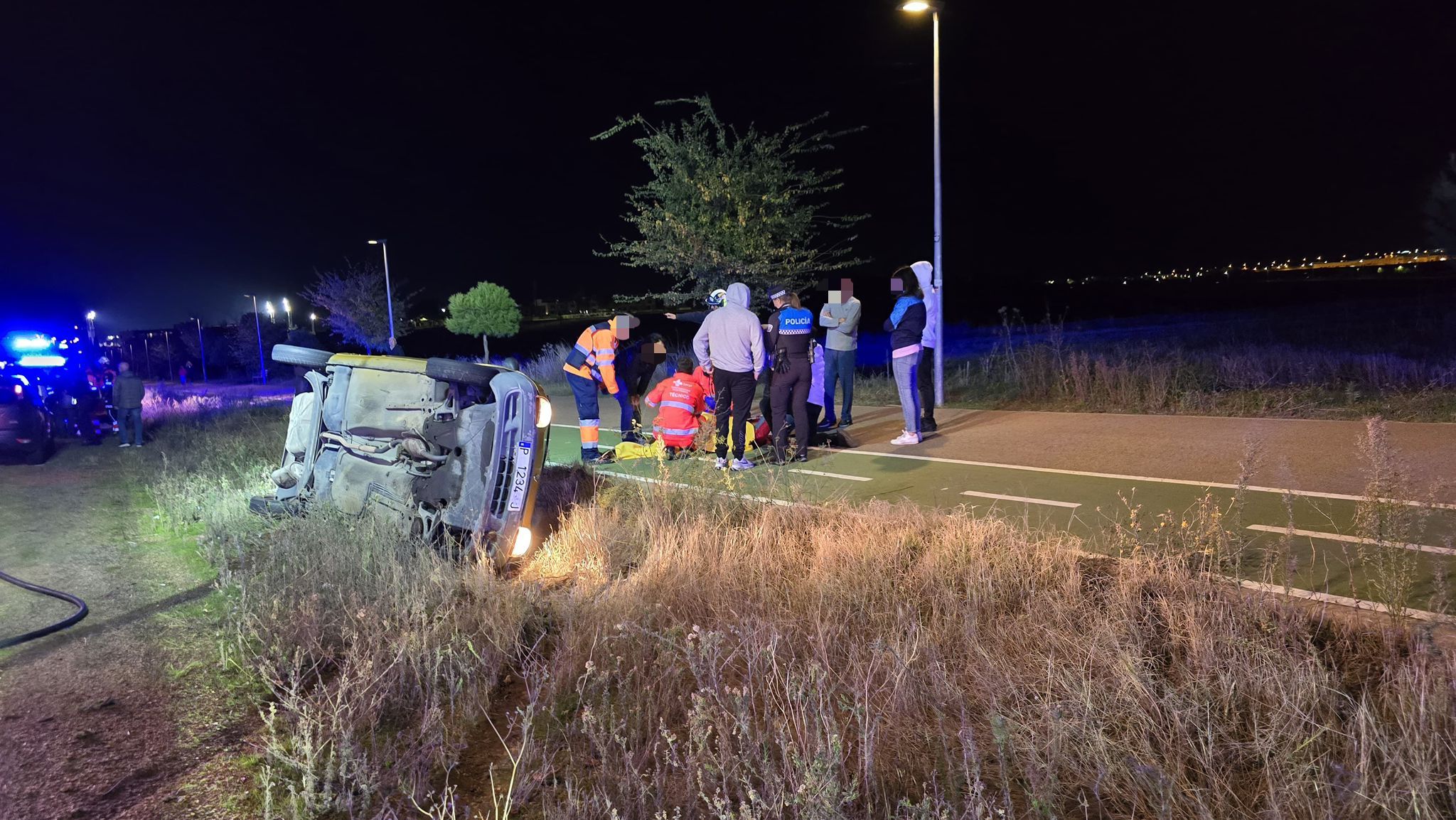 GALERÍA | Vuelca un turismo en la carretera de Zamora