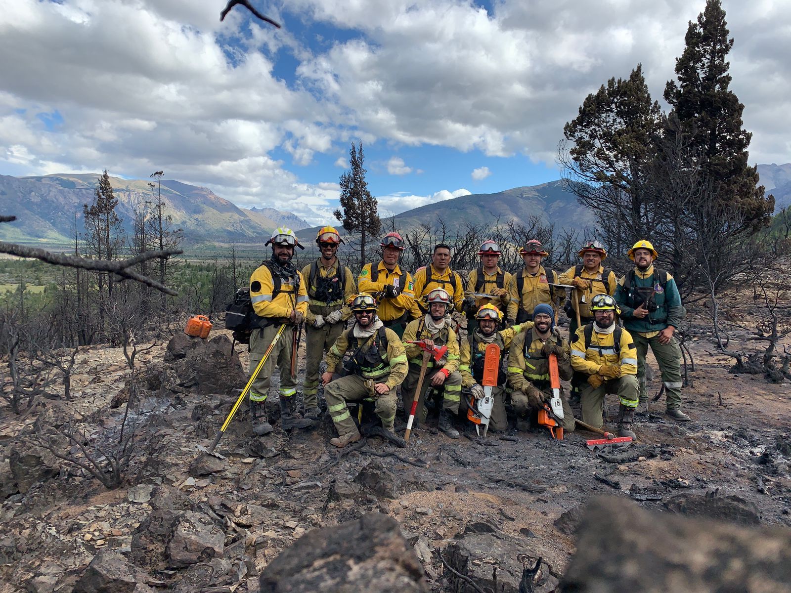 GALERÍA | Apagar incendios forestales por todo el mundo de forma altruista, la misión de un salmantino