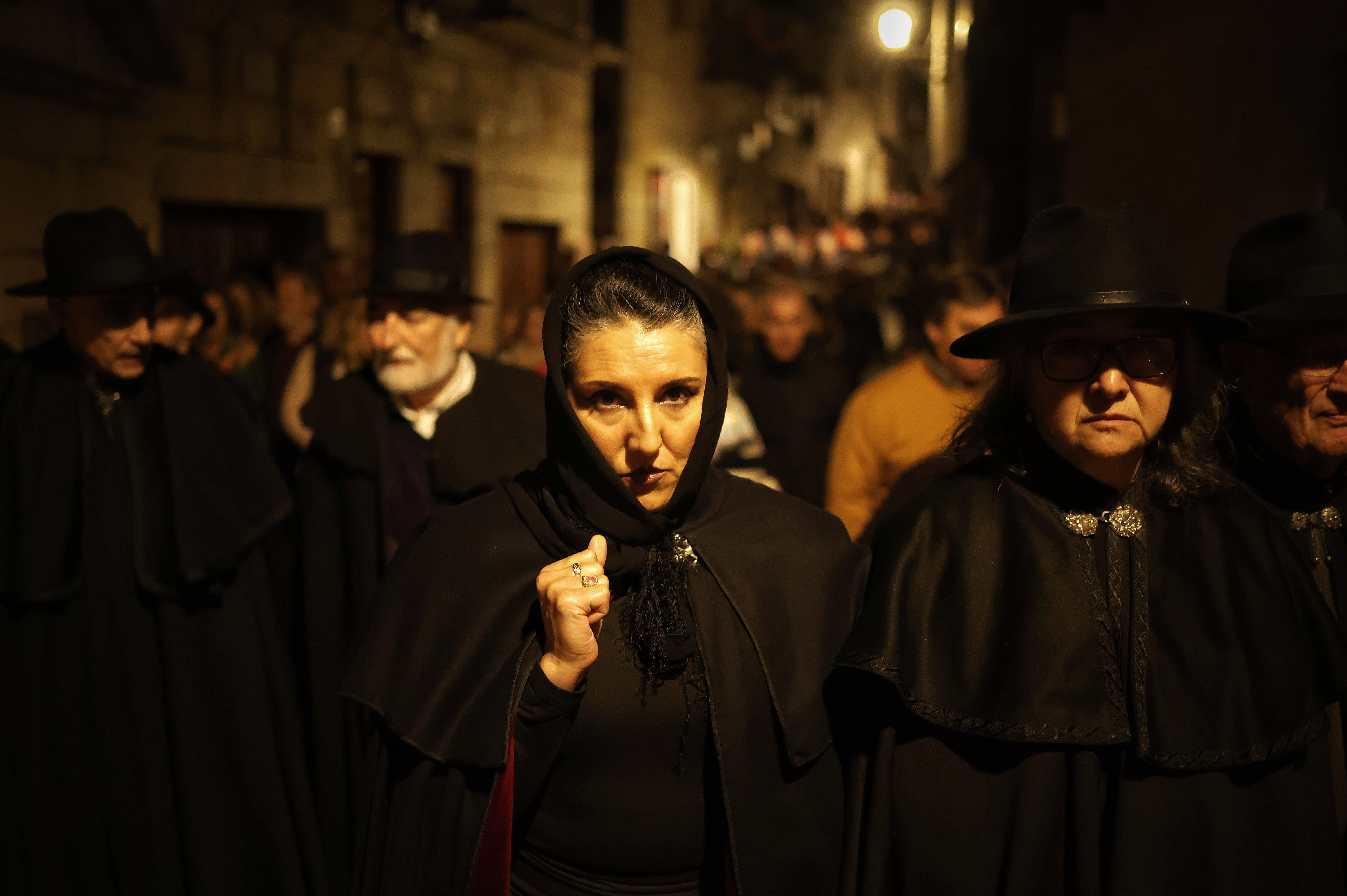 Mogarraz ilumina sus calles empedradas con miles de cirios y velas para recibir a las mozas de ánimas. Foto José Vicente / ICAL