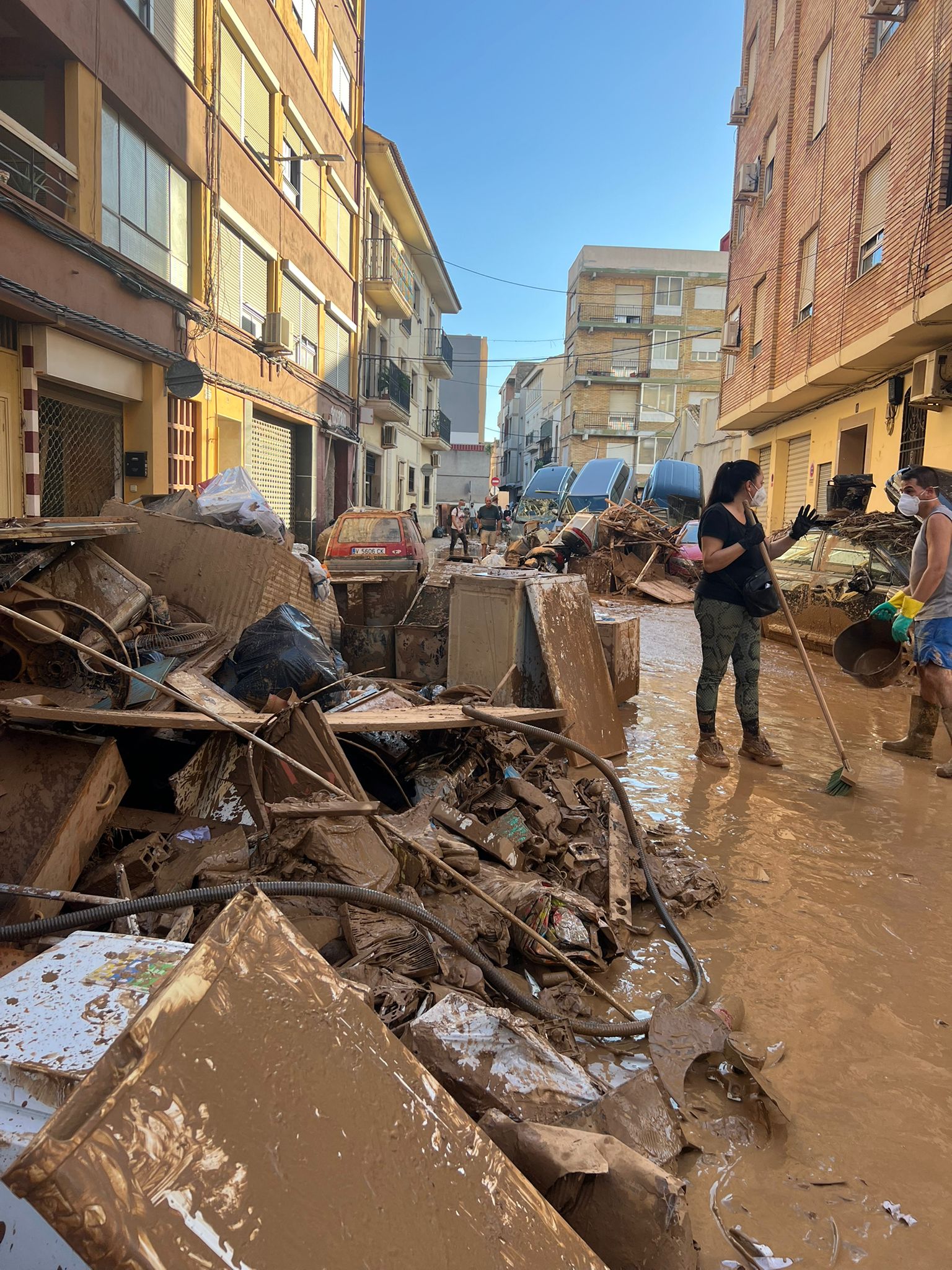 Salmantinos ayudando por la DANA en Valencia y Albacete con recogidas de alimentos 