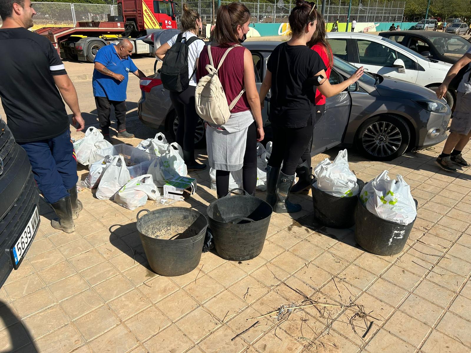 Salmantinos ayudando por la DANA en Valencia y Albacete con recogidas de alimentos 