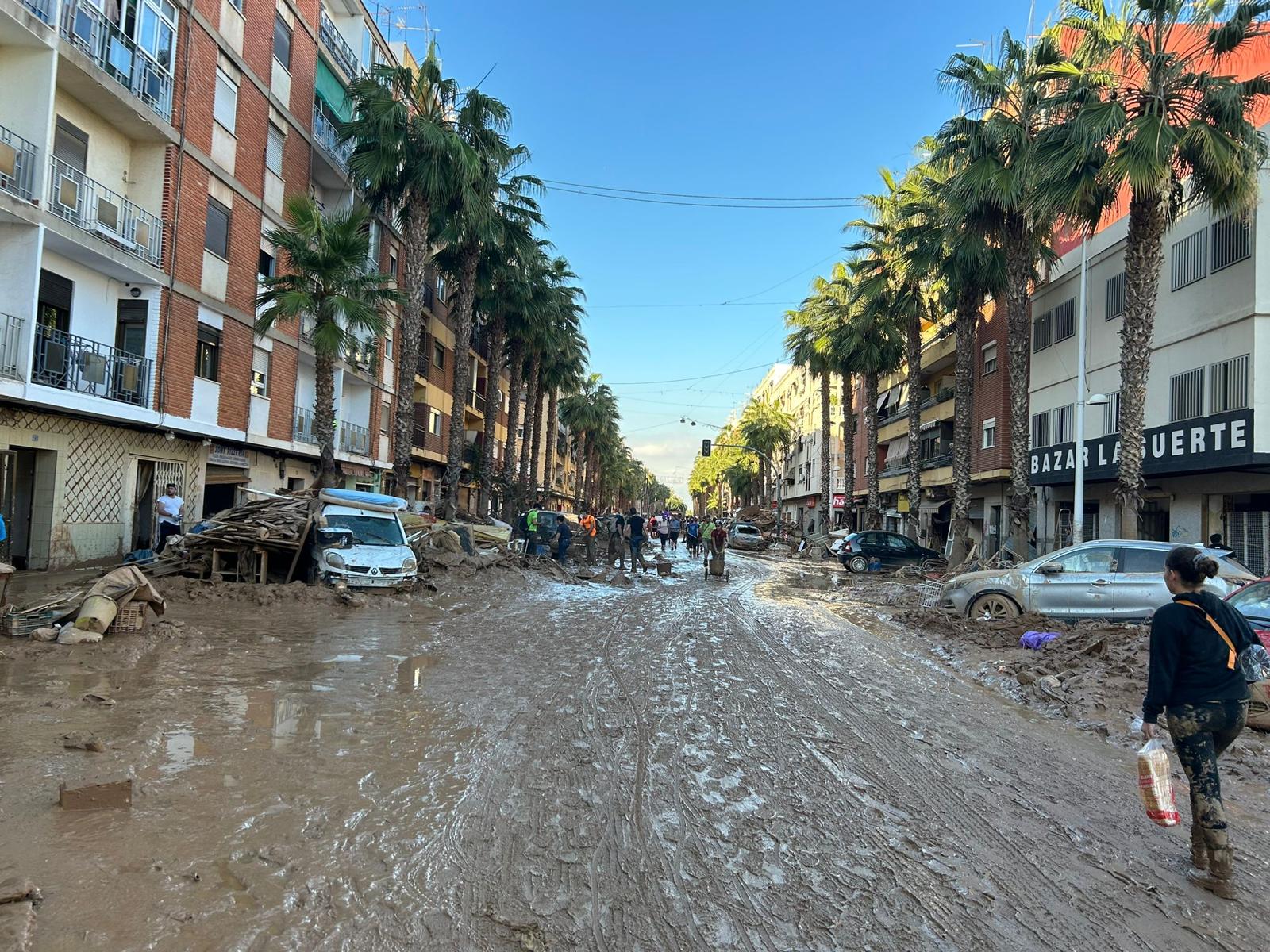 Salmantinos ayudando por la DANA en Valencia y Albacete con recogidas de alimentos 