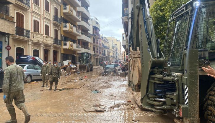 Militares del REI 11 de Salamanca trabajando en Algemesí y Aldaia. Imágenes facilitadas a Salamanca24horas por el REI 11