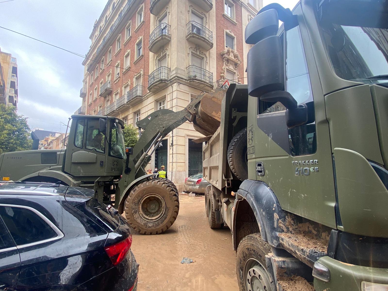 Militares del REI 11 de Salamanca trabajando en Algemesí y Aldaia. Imágenes facilitadas a Salamanca24horas por el REI 11