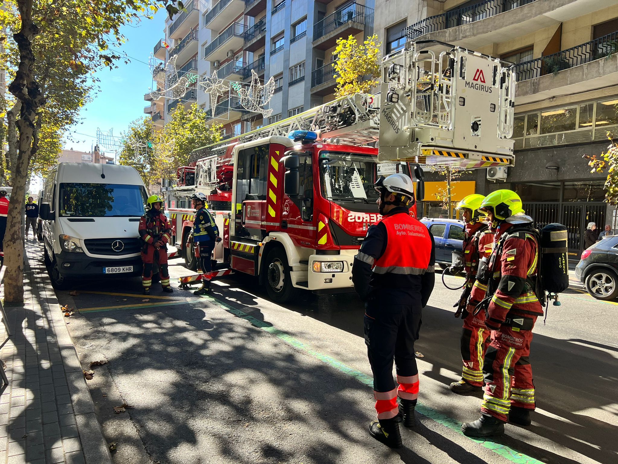 Bomberos del Ayuntamiento de Salamanca en Torres Villarroel 