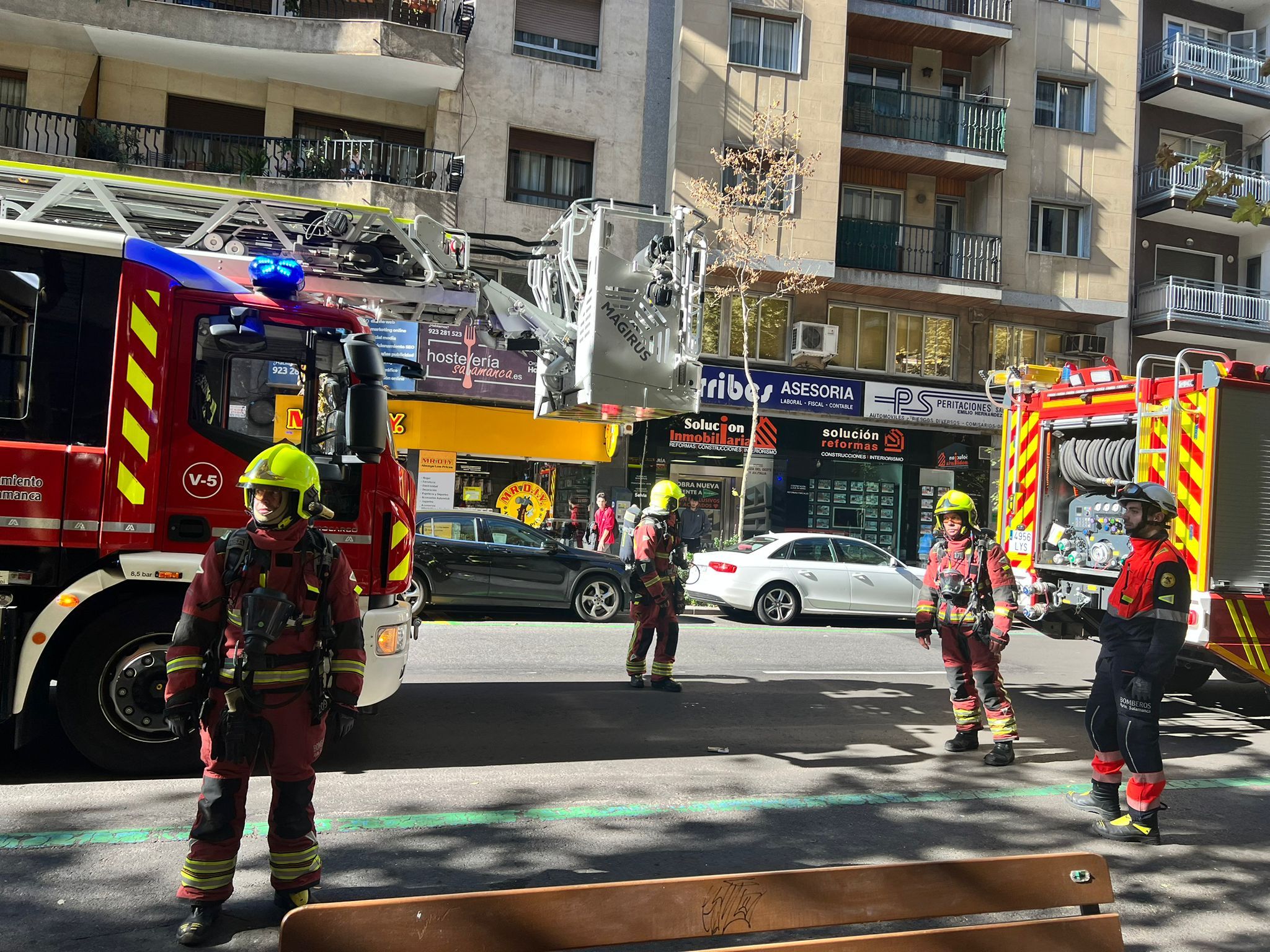 Bomberos del Ayuntamiento de Salamanca en Torres Villarroel 