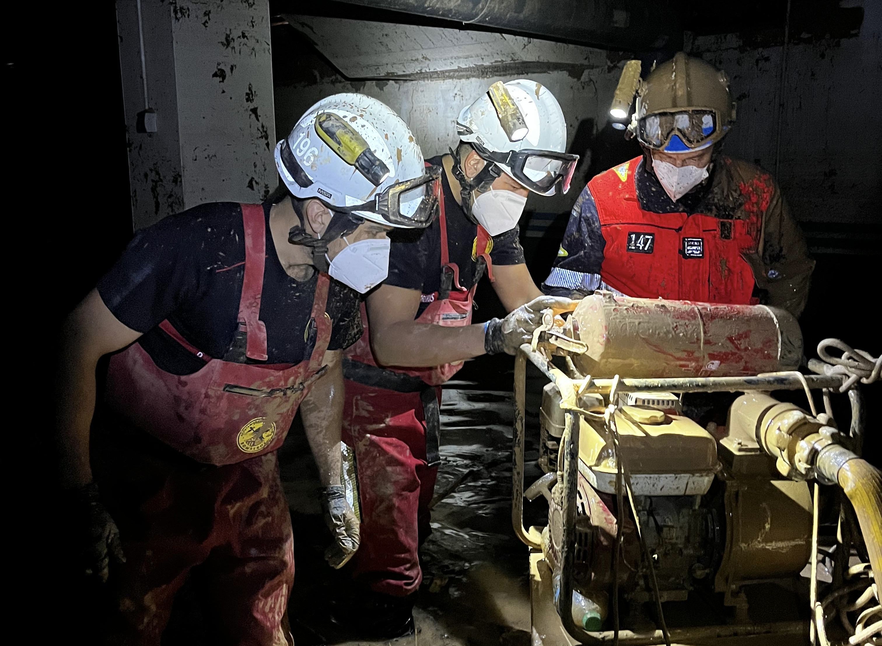 Tercer relevo de los bomberos del Ayuntamiento de Salamanca en Paiporta