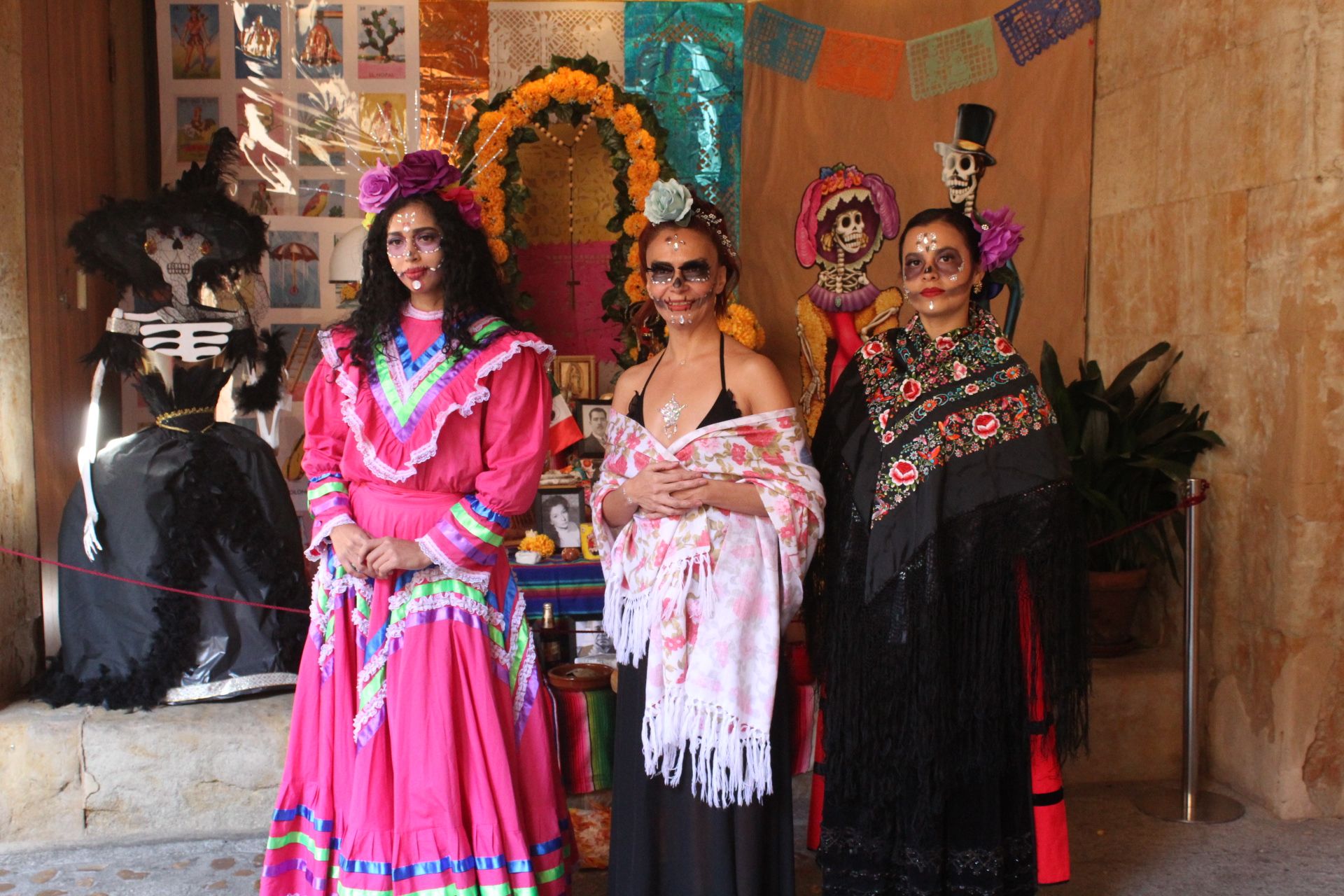 Carapintada de catrina, sentido y simbología de la Ofrenda a los muertos