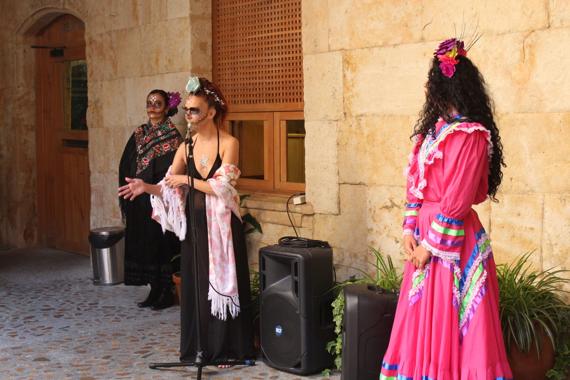 Carapintada de catrina, sentido y simbología de la Ofrenda a los muertos