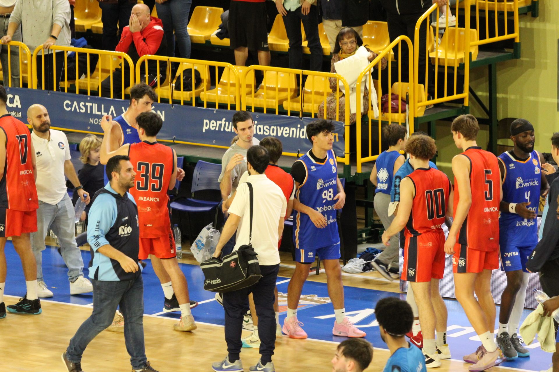 Perfumerías Avenida - Estudiantes Lugo